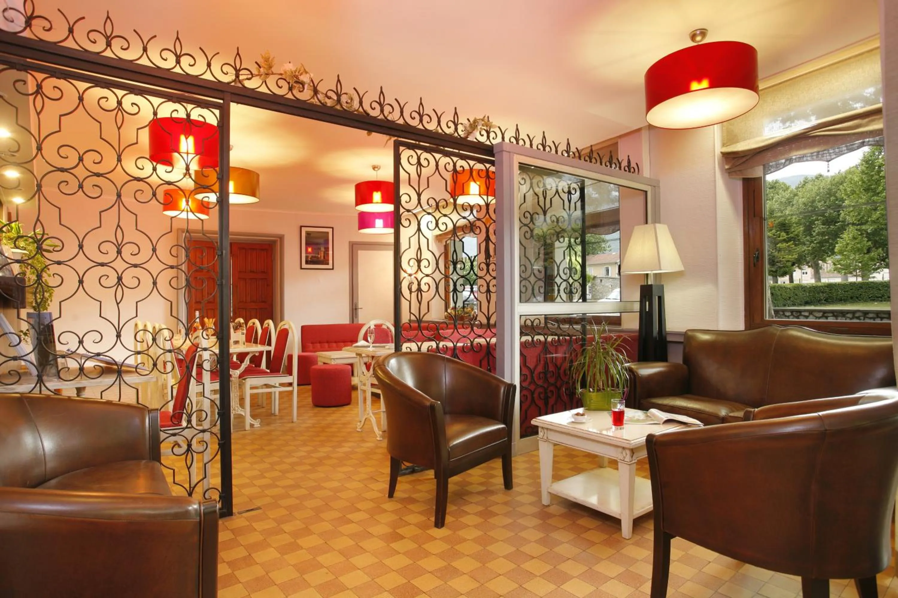 Lobby or reception in Logis Hôtel Cartier