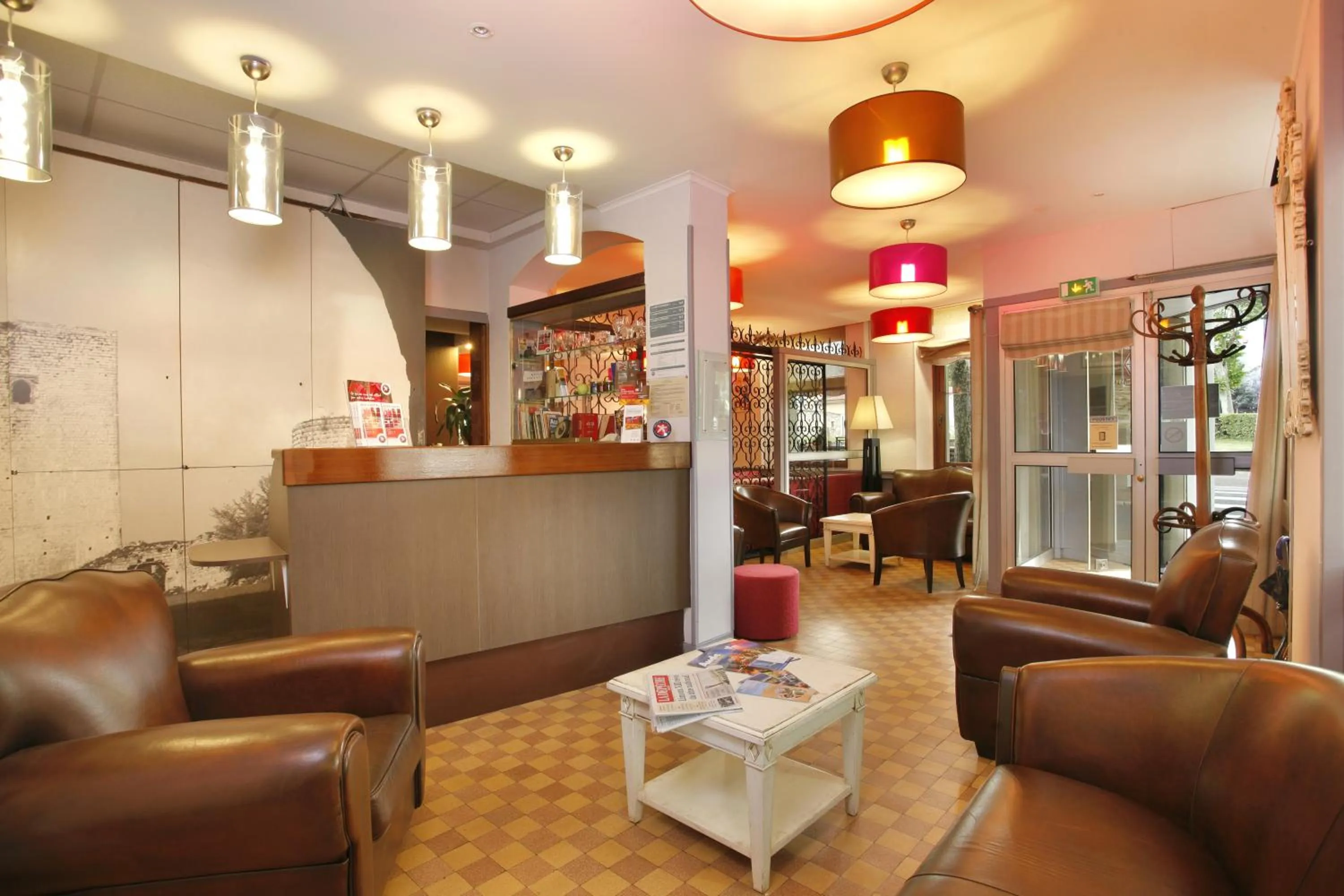 Lobby or reception in Logis Hôtel Cartier