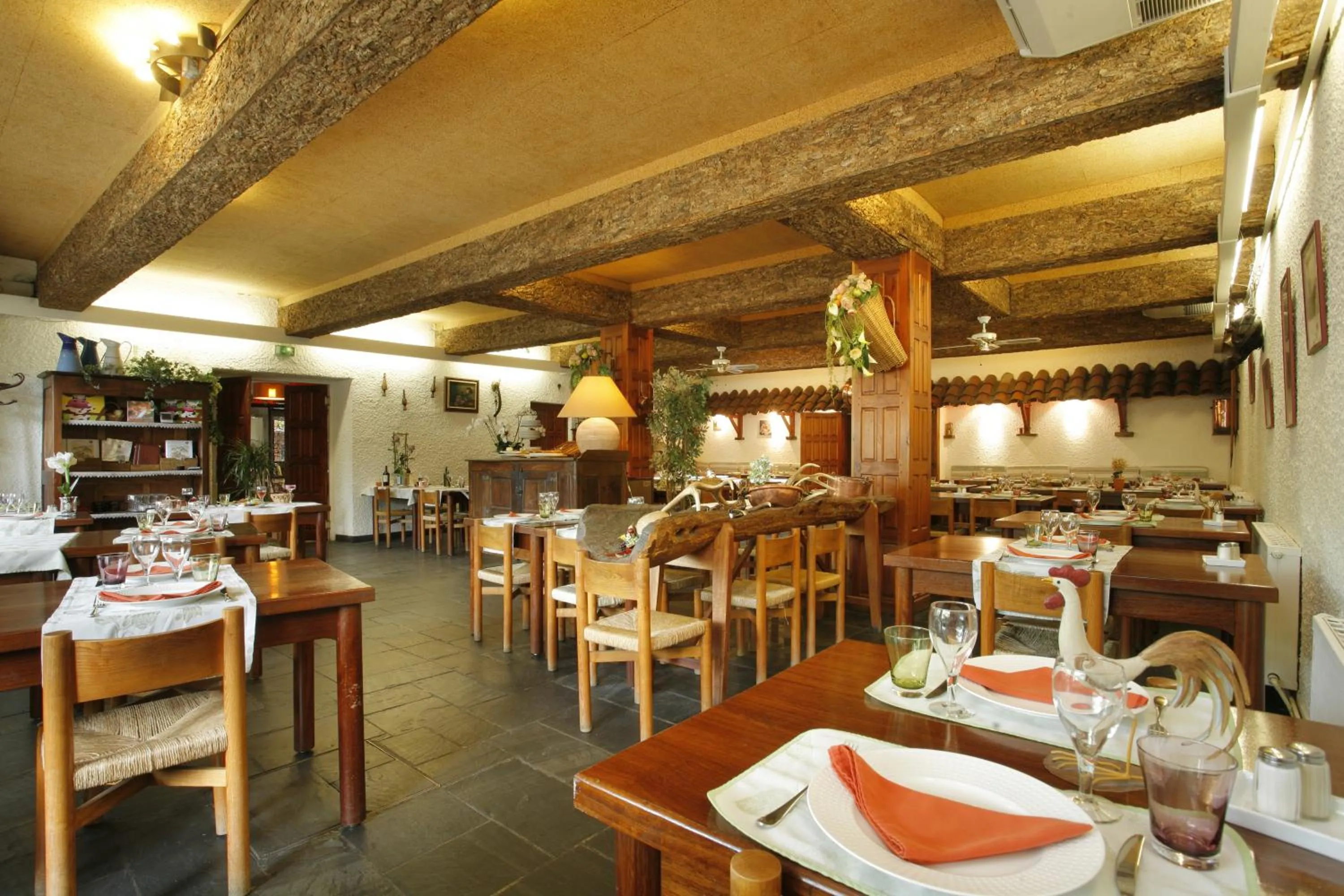 Restaurant/places to eat in Logis Hôtel Cartier