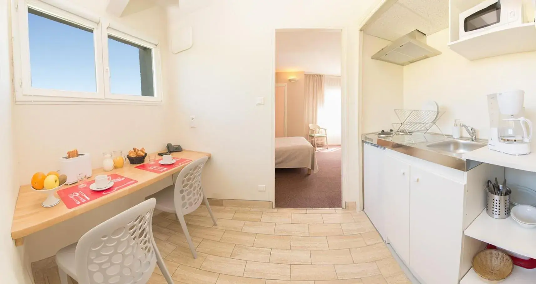 Studio (2 Adults) in Logis Hôtel Cartier Studio (2 Adults) in Logis Hôtel Cartier