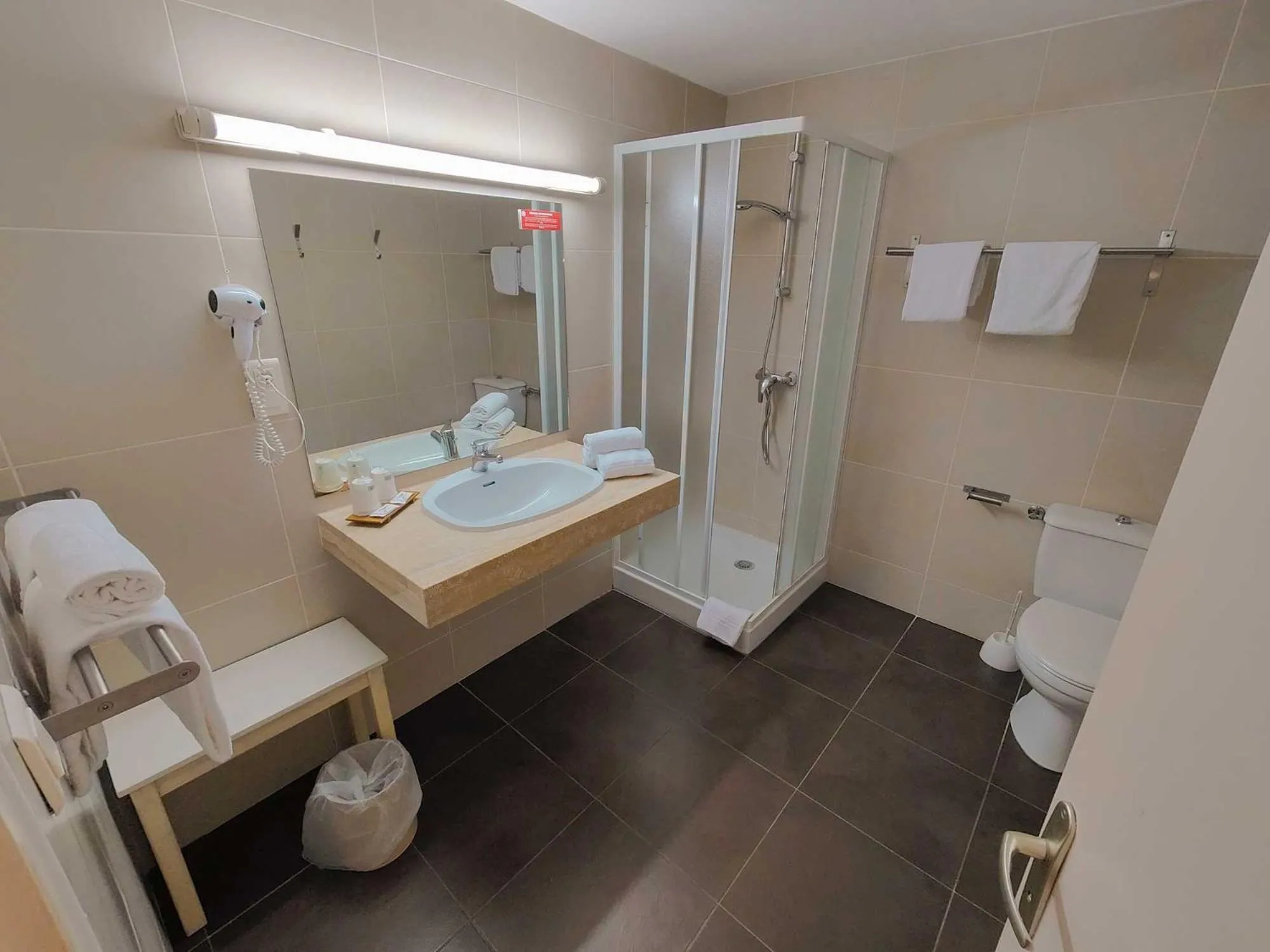 Bathroom in Logis Hôtel Cartier