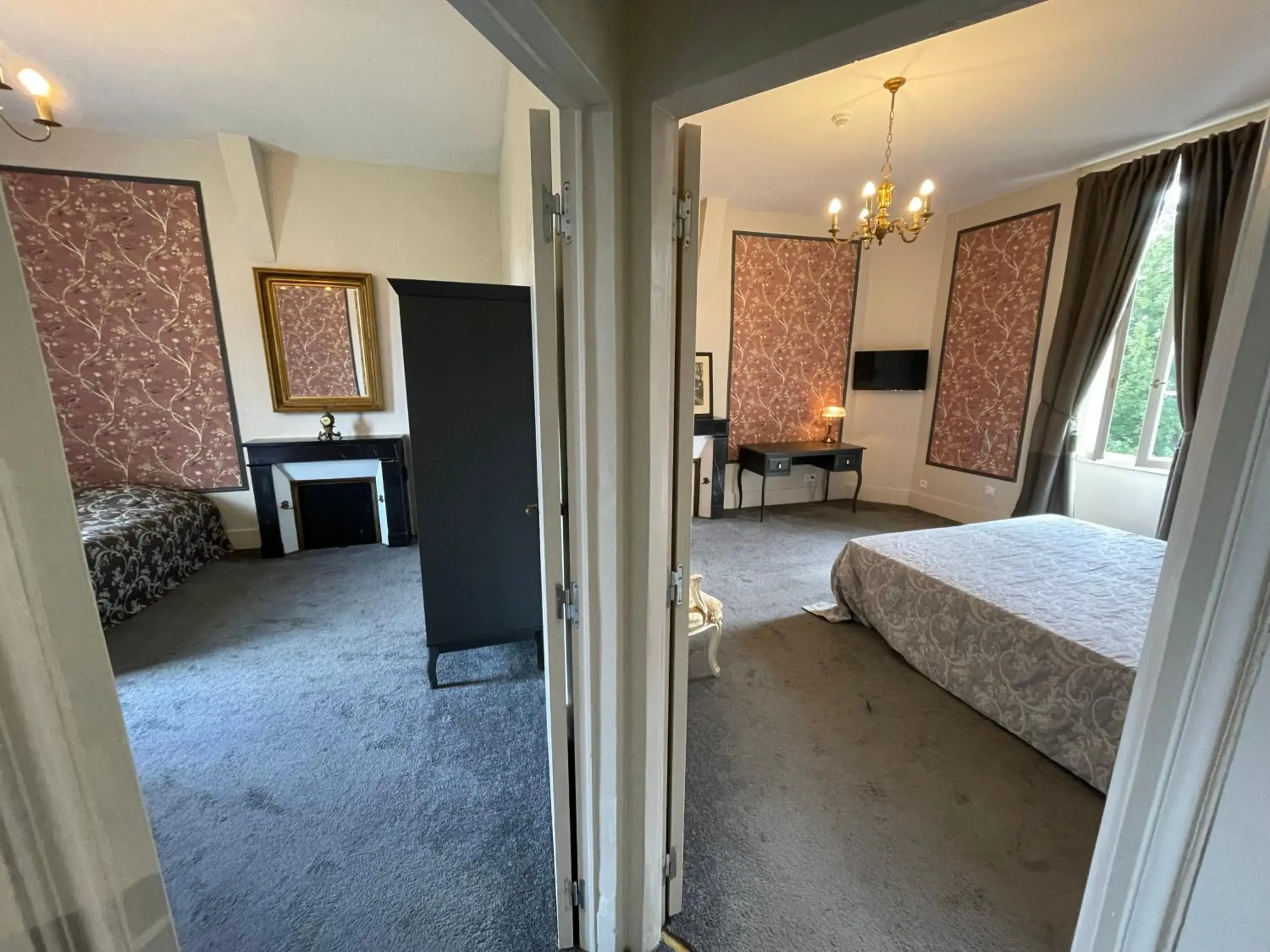 Comfort Quadruple Room in Château De La Coutancière Comfort Quadruple Room in Château De La Coutancière