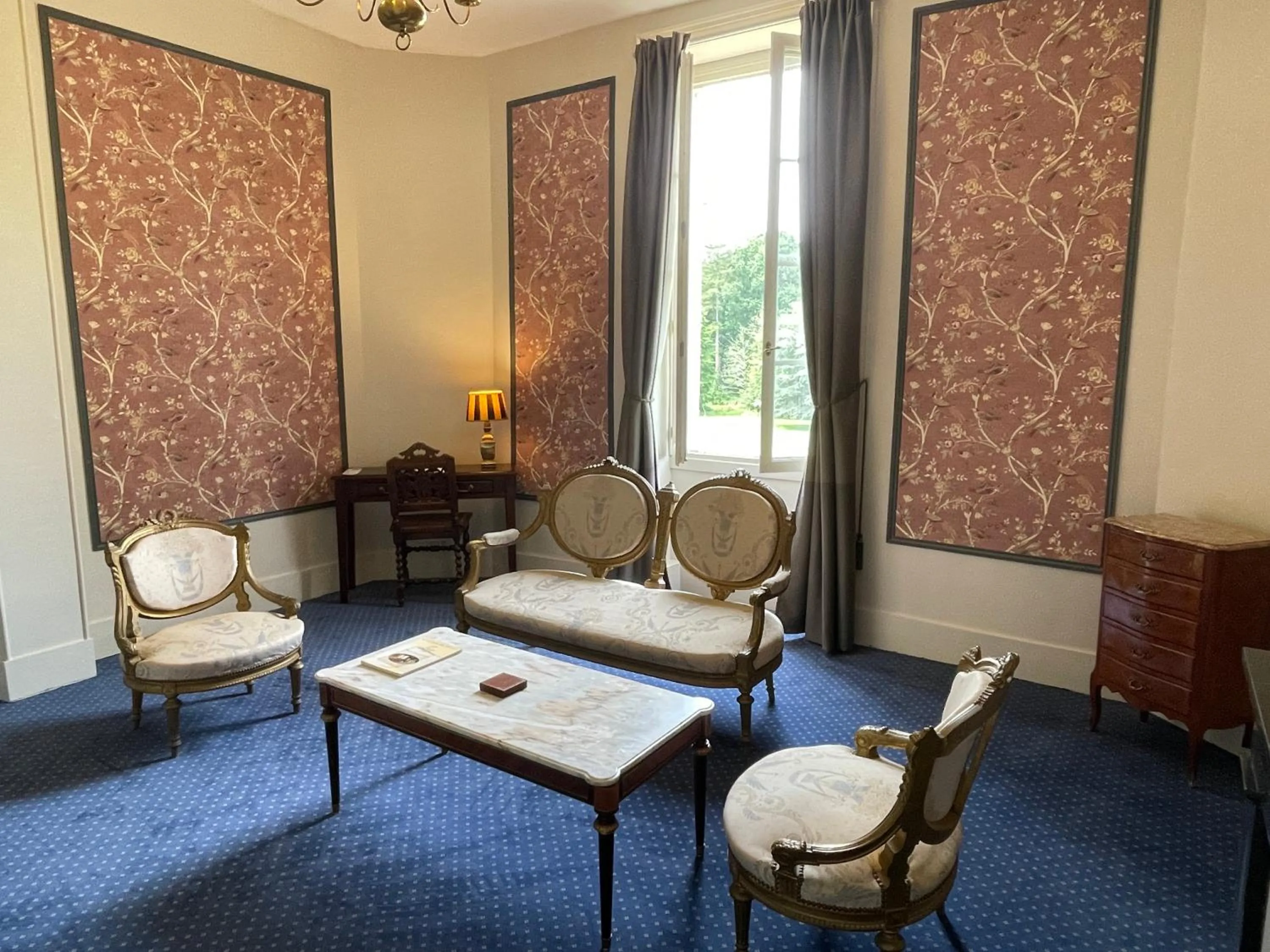 Living room in Château De La Coutancière