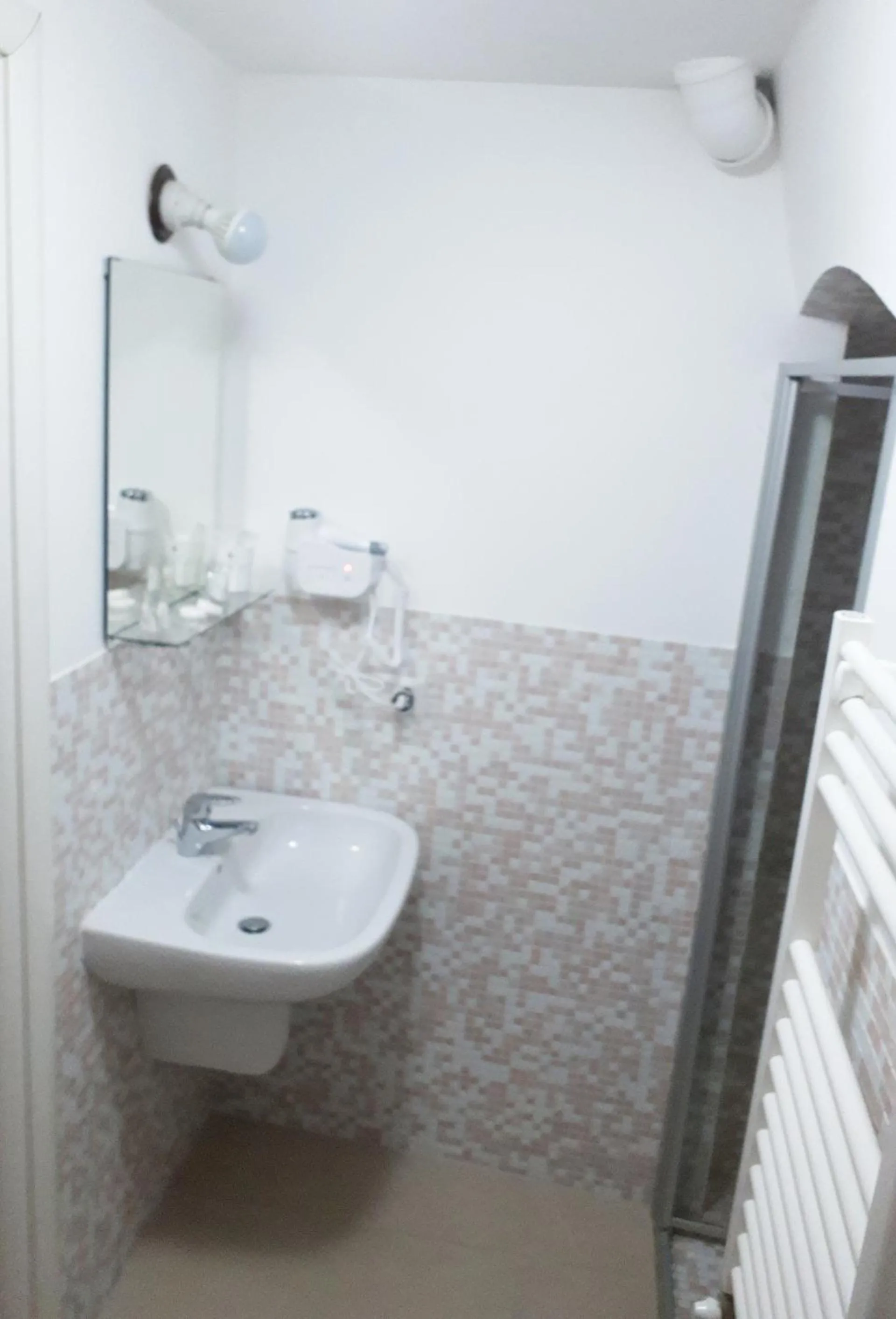Shower in La Rosa dei Sassi 2