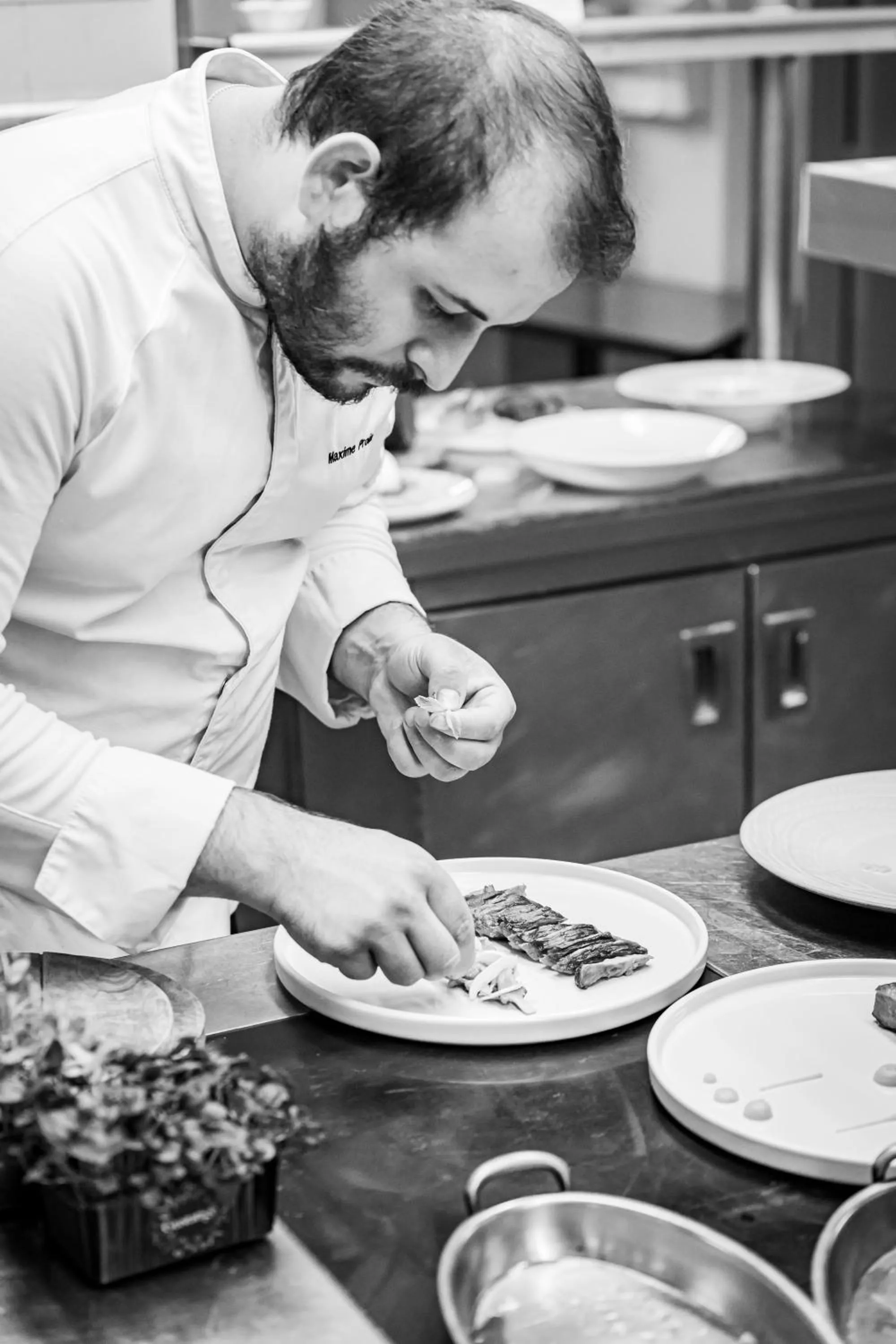 kitchen in Hôtel Beau Rivage Condrieu