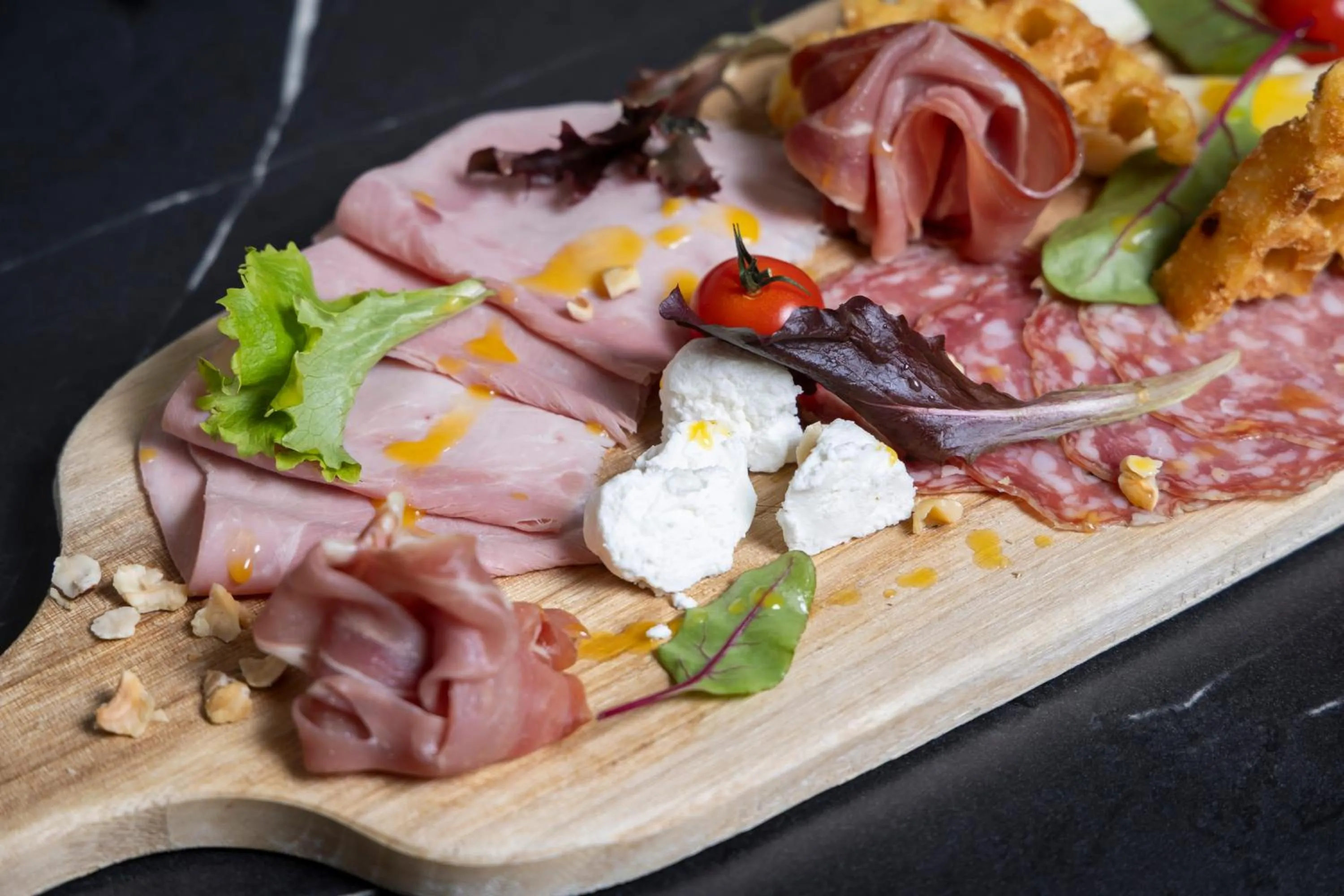 Lounge or bar in Hôtel Beau Rivage Condrieu