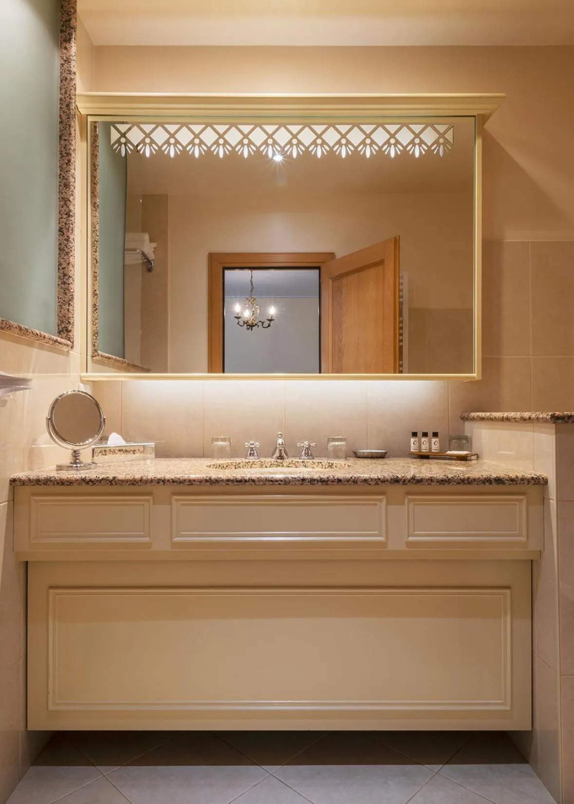 Bathroom in Domaine du Limonay, The Originals Collection