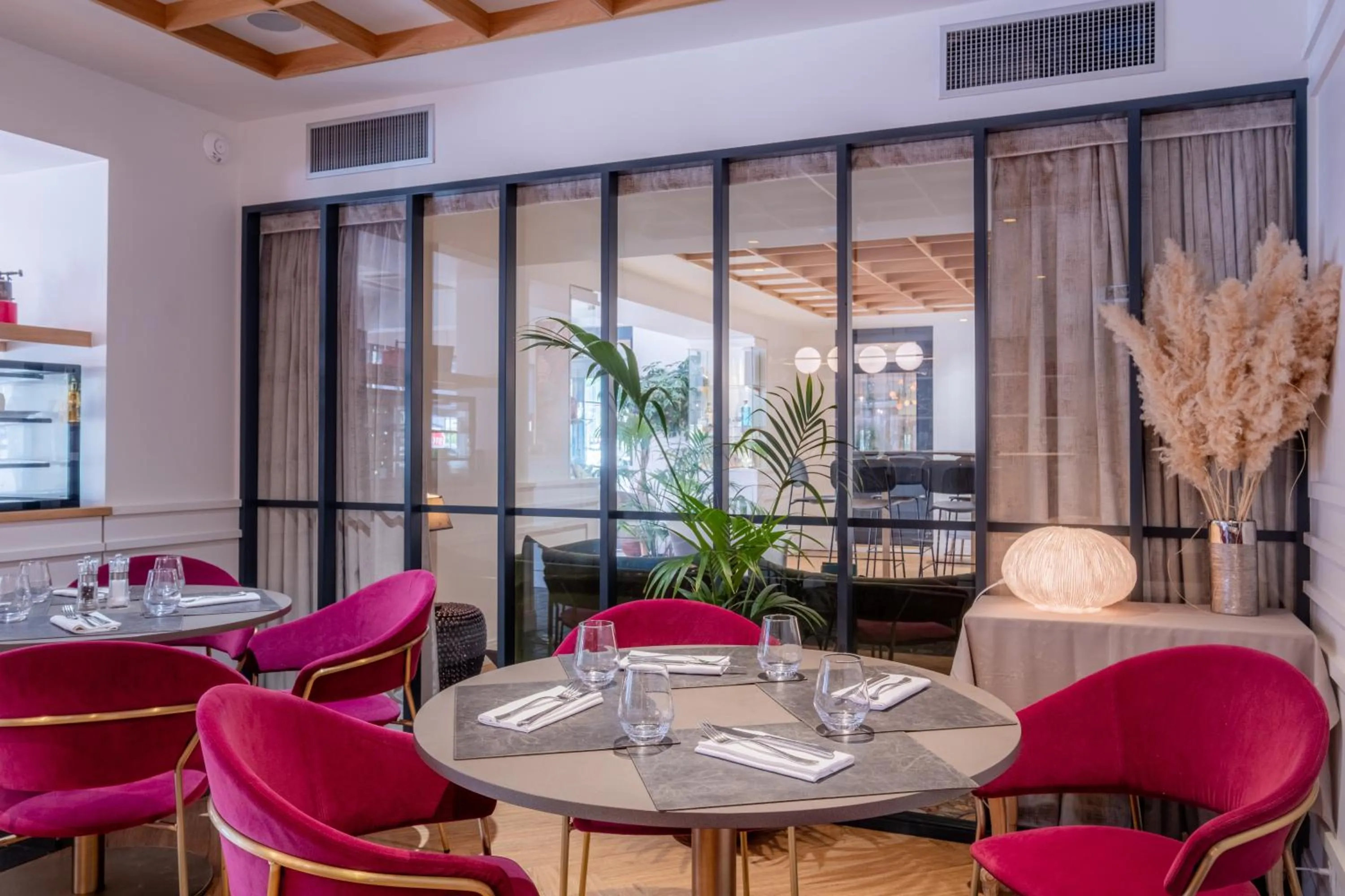 Restaurant/places to eat in Domaine du Limonay, The Originals Collection