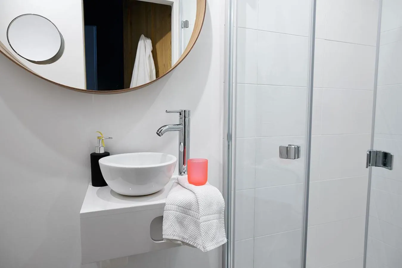 Shower in Queen Christine