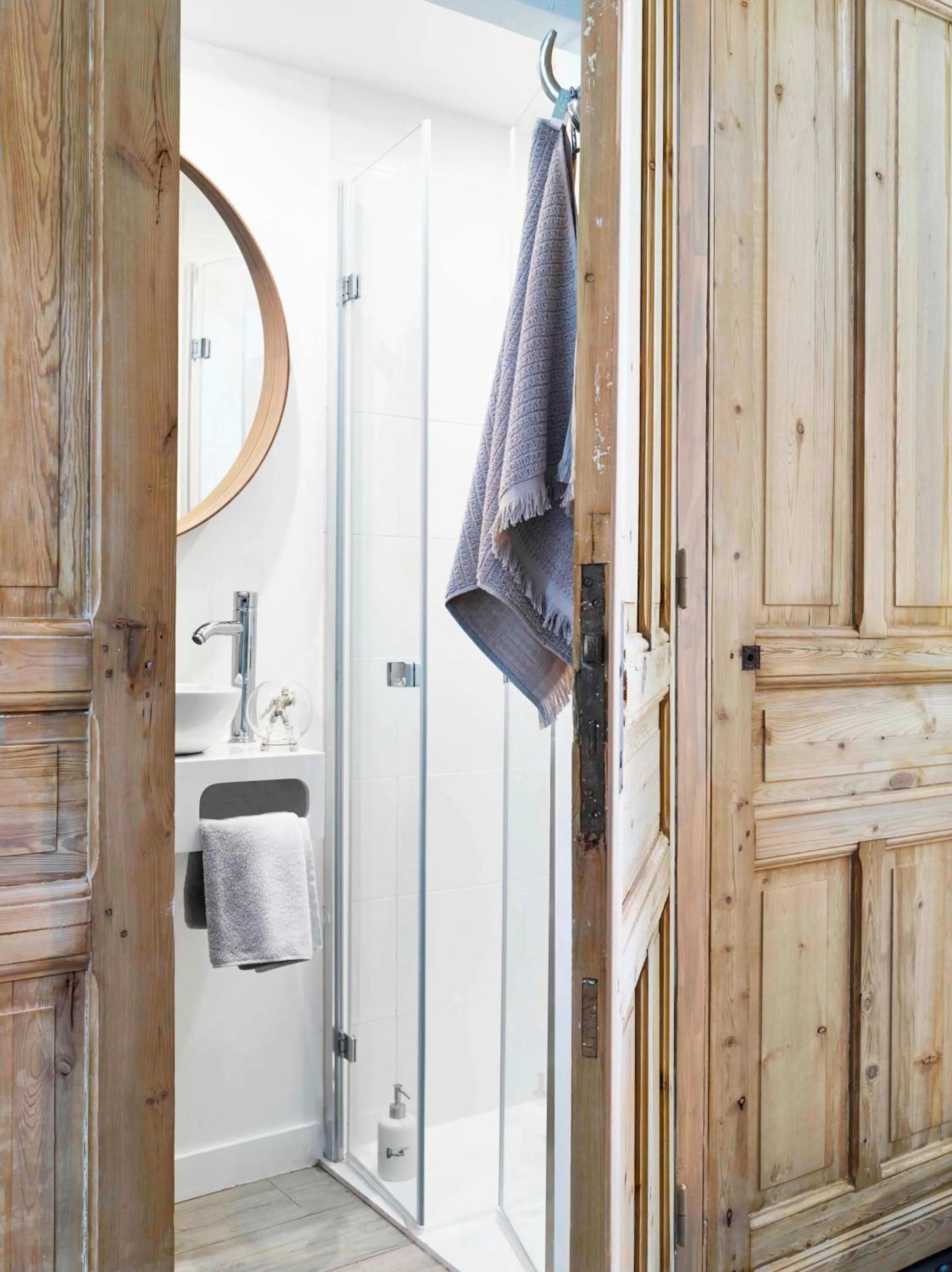 Bathroom in Queen Christine