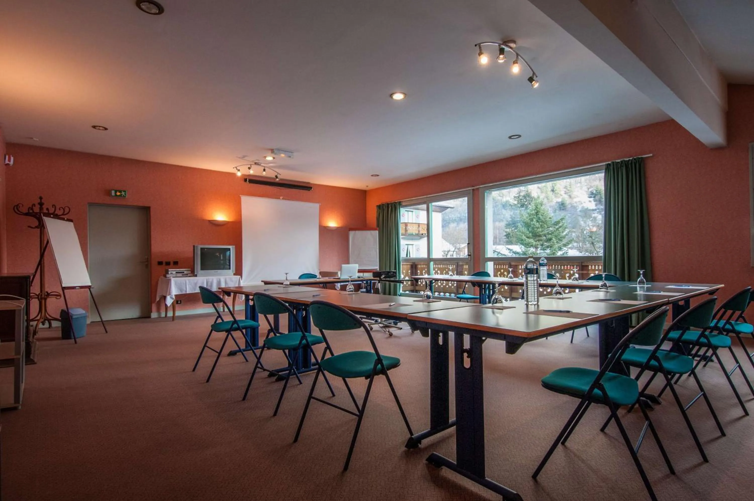 Meeting/conference room in Brit Hotel Florimont