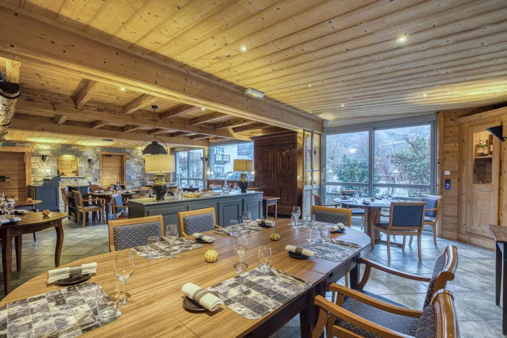 Restaurant/places to eat in Brit Hotel Florimont