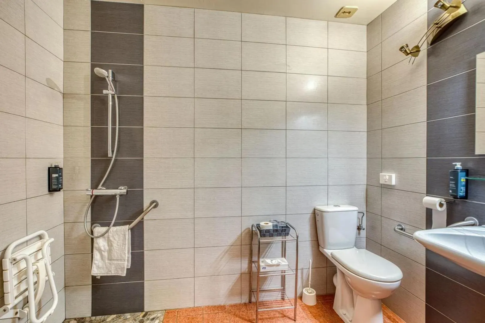 Bathroom in Brit Hotel Florimont