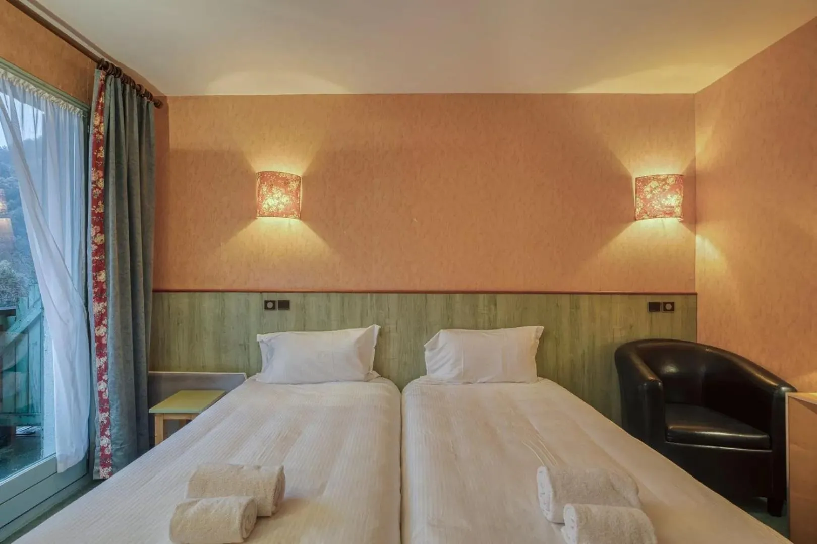 Photo of the whole room, Bed in Brit Hotel Florimont