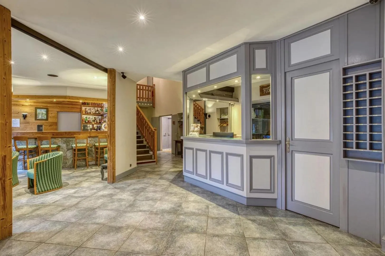 Lobby or reception in Brit Hotel Florimont