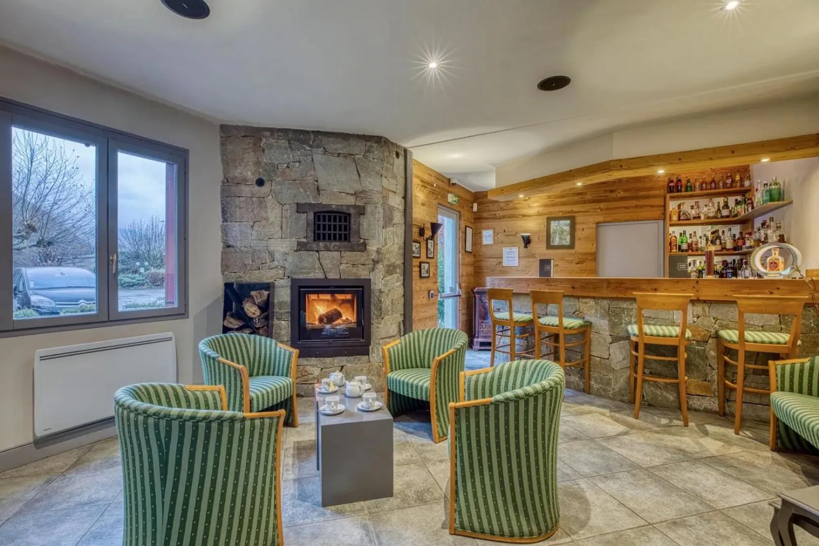 Lounge or bar in Brit Hotel Florimont