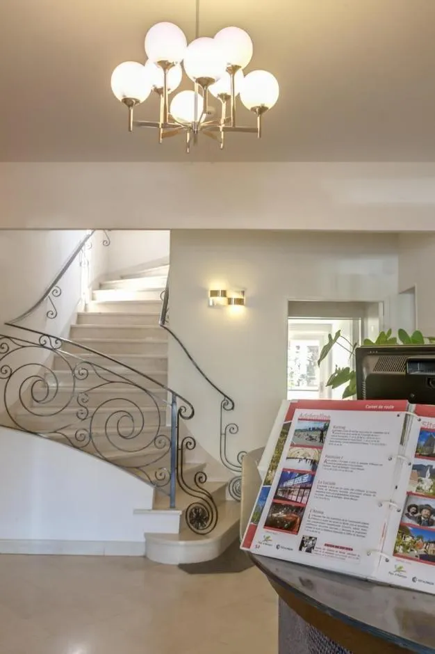 Decorative detail in Logis Hôtel & Restaurant de la Barque