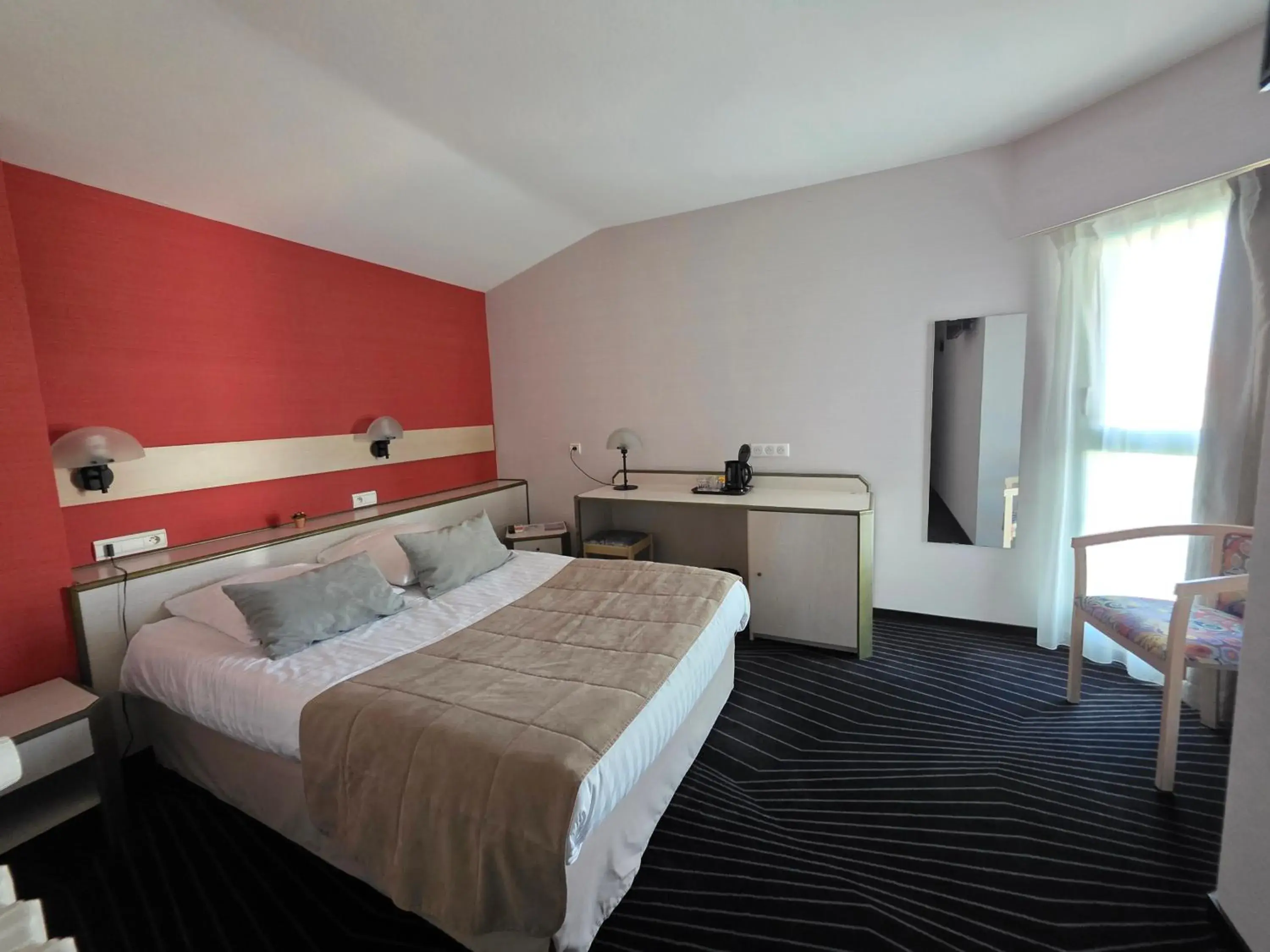 Comfort Double Room in Logis Hotel Restaurant Le Grand Turc Comfort Double Room in Logis Hotel Restaurant Le Grand Turc