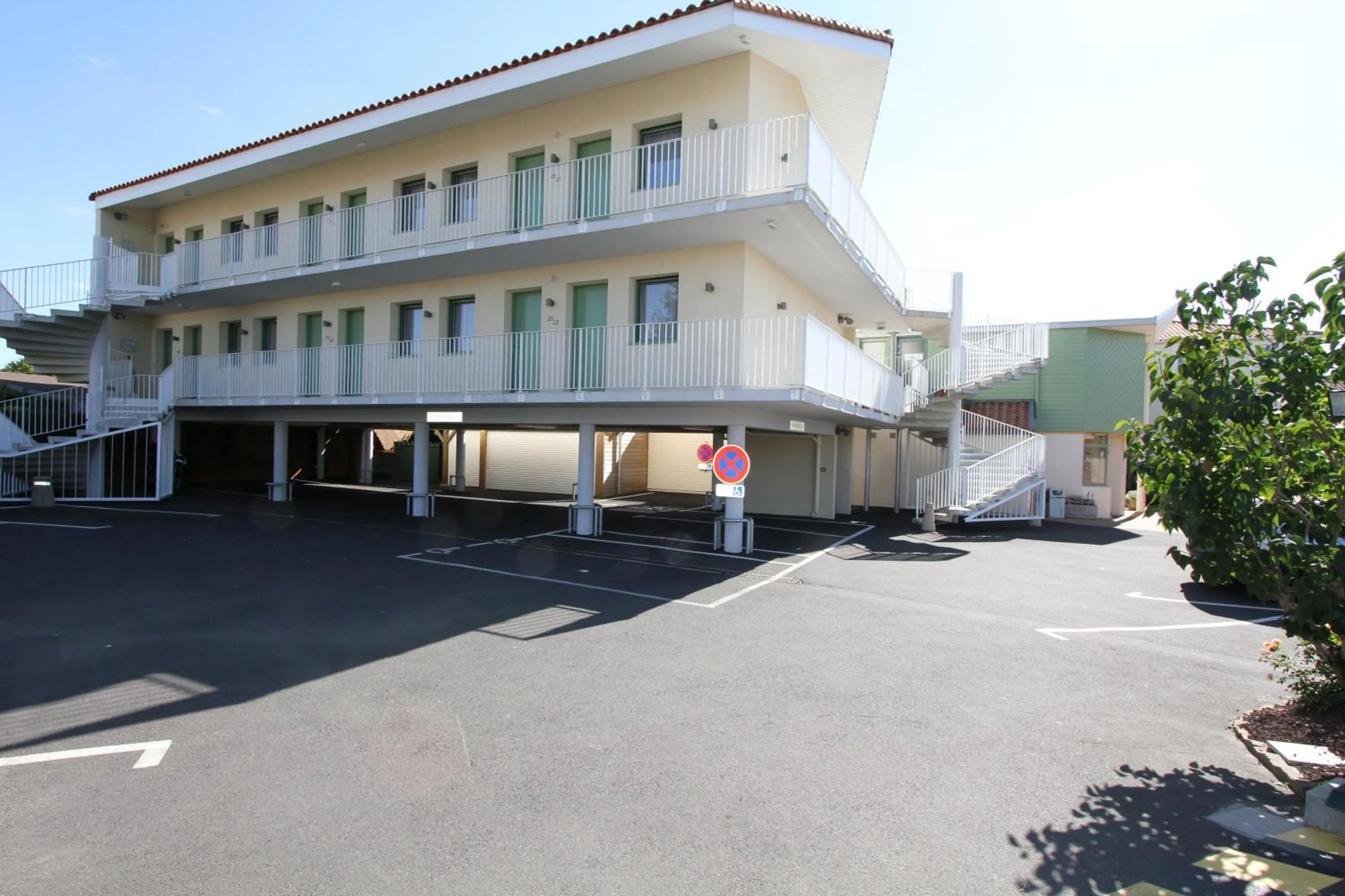 Property building in Logis Hotel Restaurant Le Grand Turc