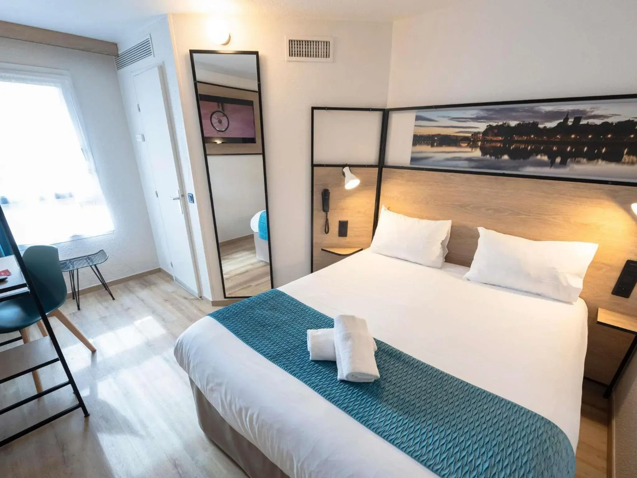 Standard Double Room in ibis Avignon Centre Pont De L'Europe Standard Double Room in ibis Avignon Centre Pont De L'Europe