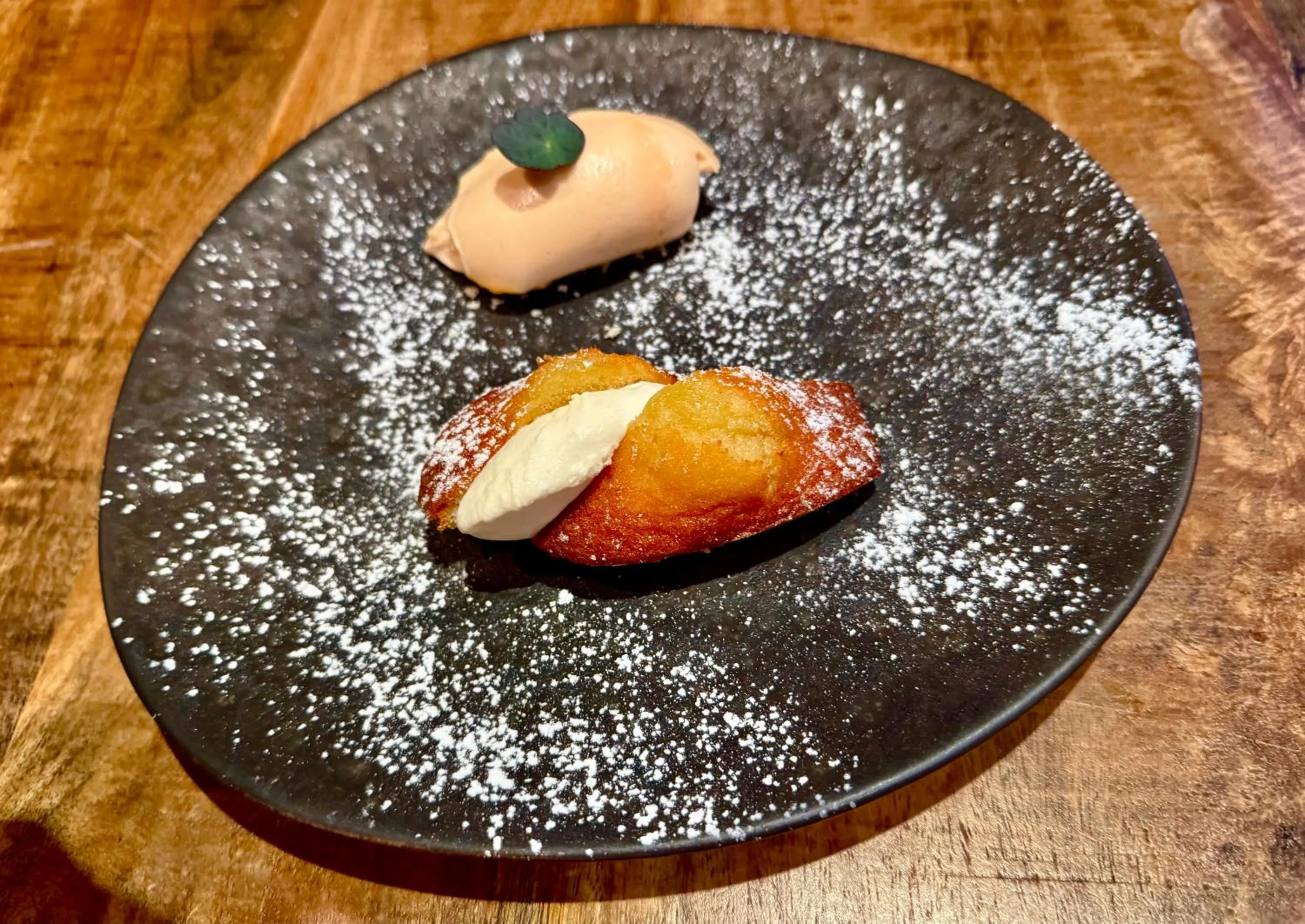 Food and drinks in Logis Hôtel Restaurant Spa L'auberge Du President