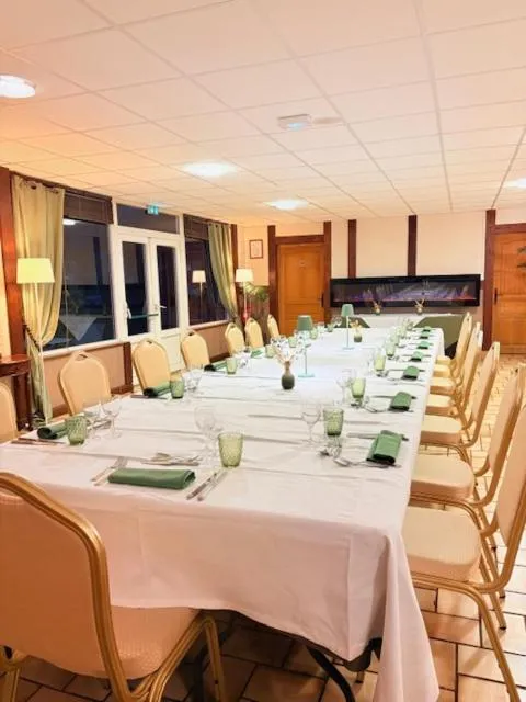 Restaurant/places to eat in Logis Hôtel Restaurant Spa L'auberge Du President