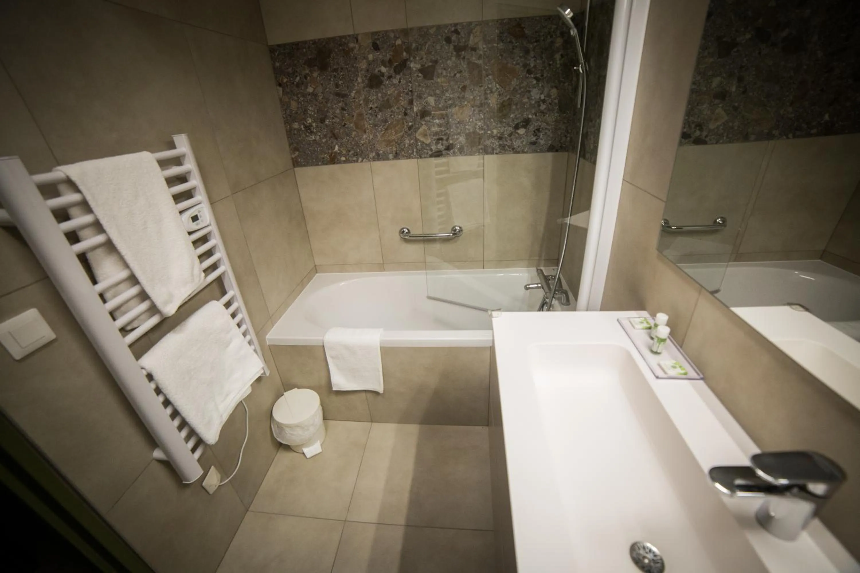 Bathroom in Le Catinat Fleuri