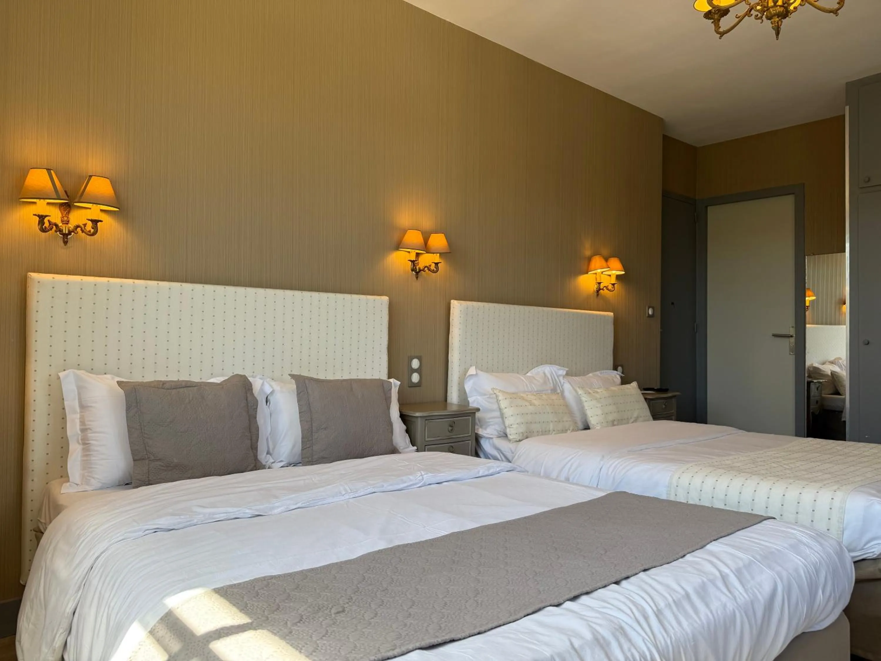 Bed in Hotel des Pins