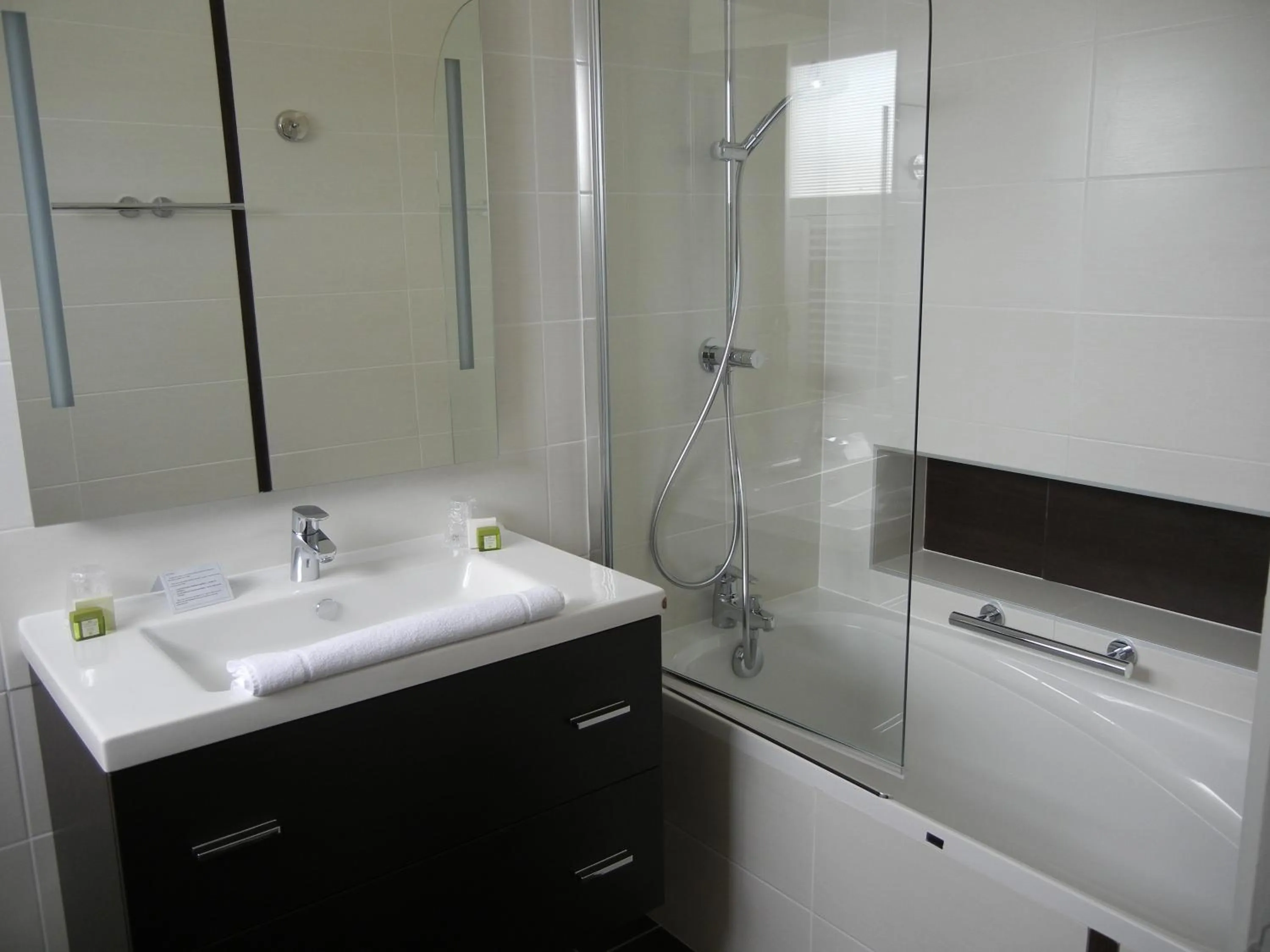 Bathroom in Hotel des Pins