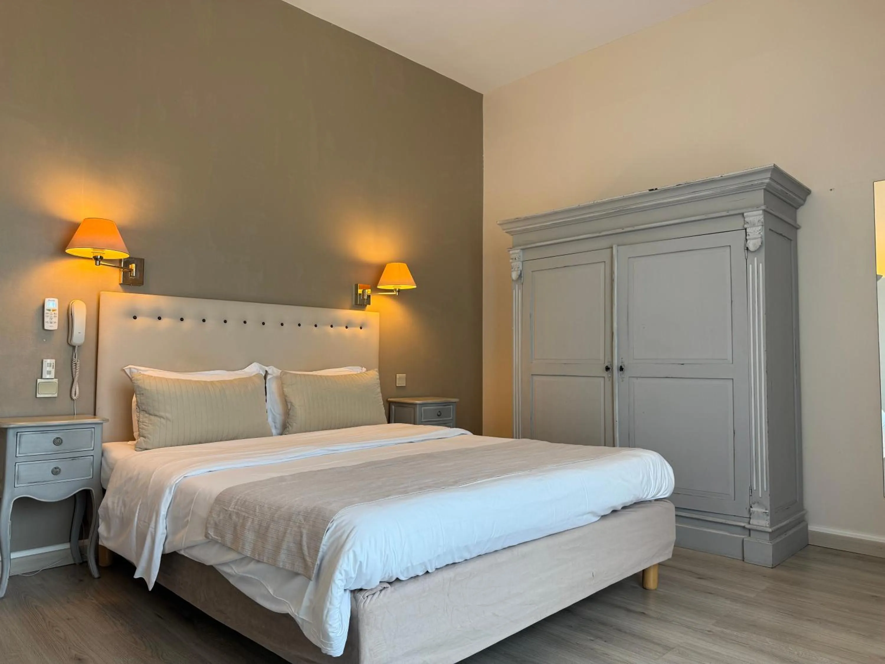 Bed in Hotel des Pins