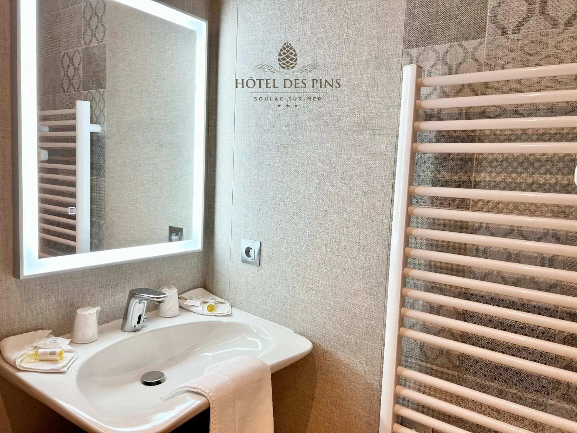 Bathroom in Hotel des Pins