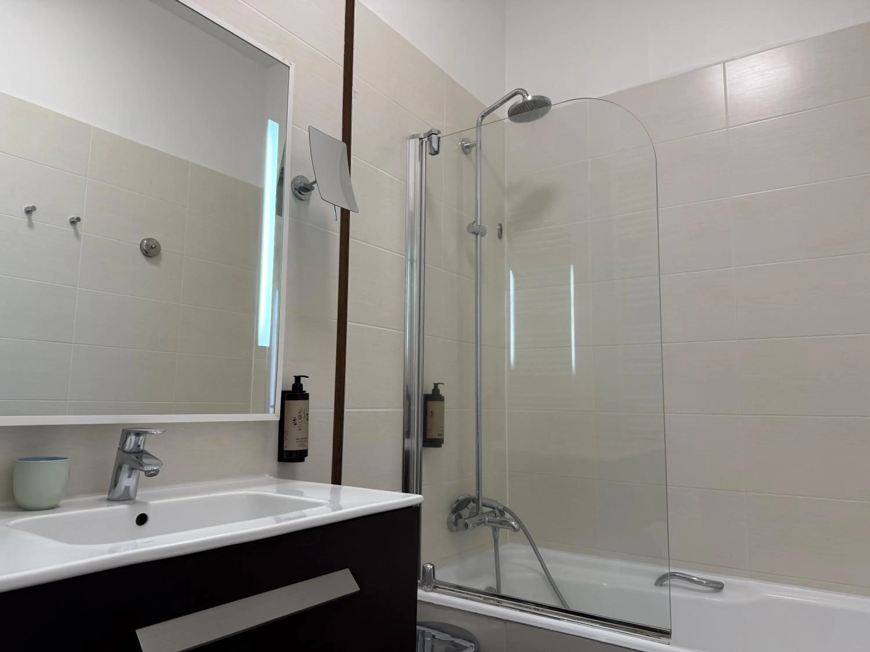 Bathroom in Hotel des Pins