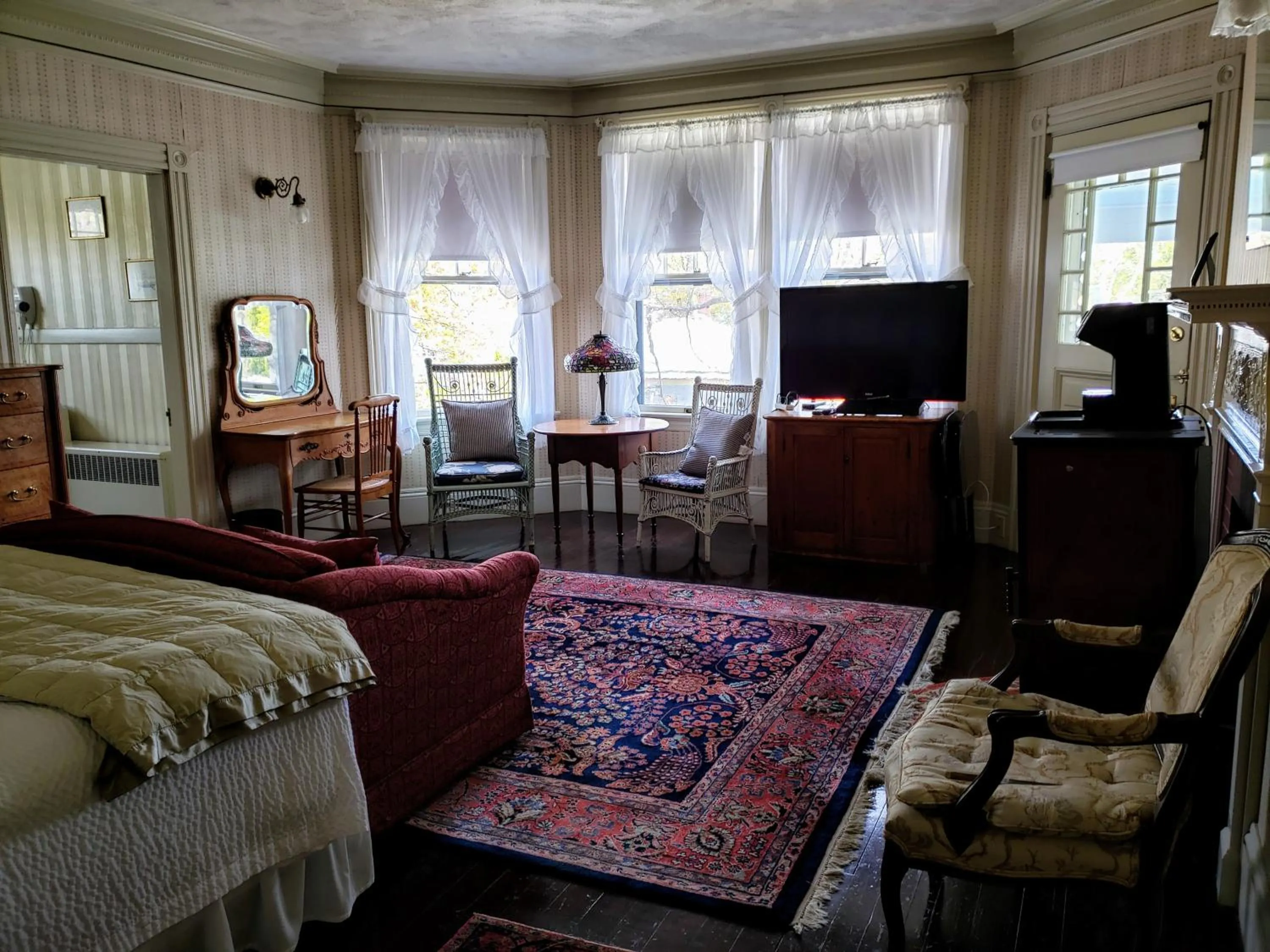 Moseley Cottage Inn and The Town Motel