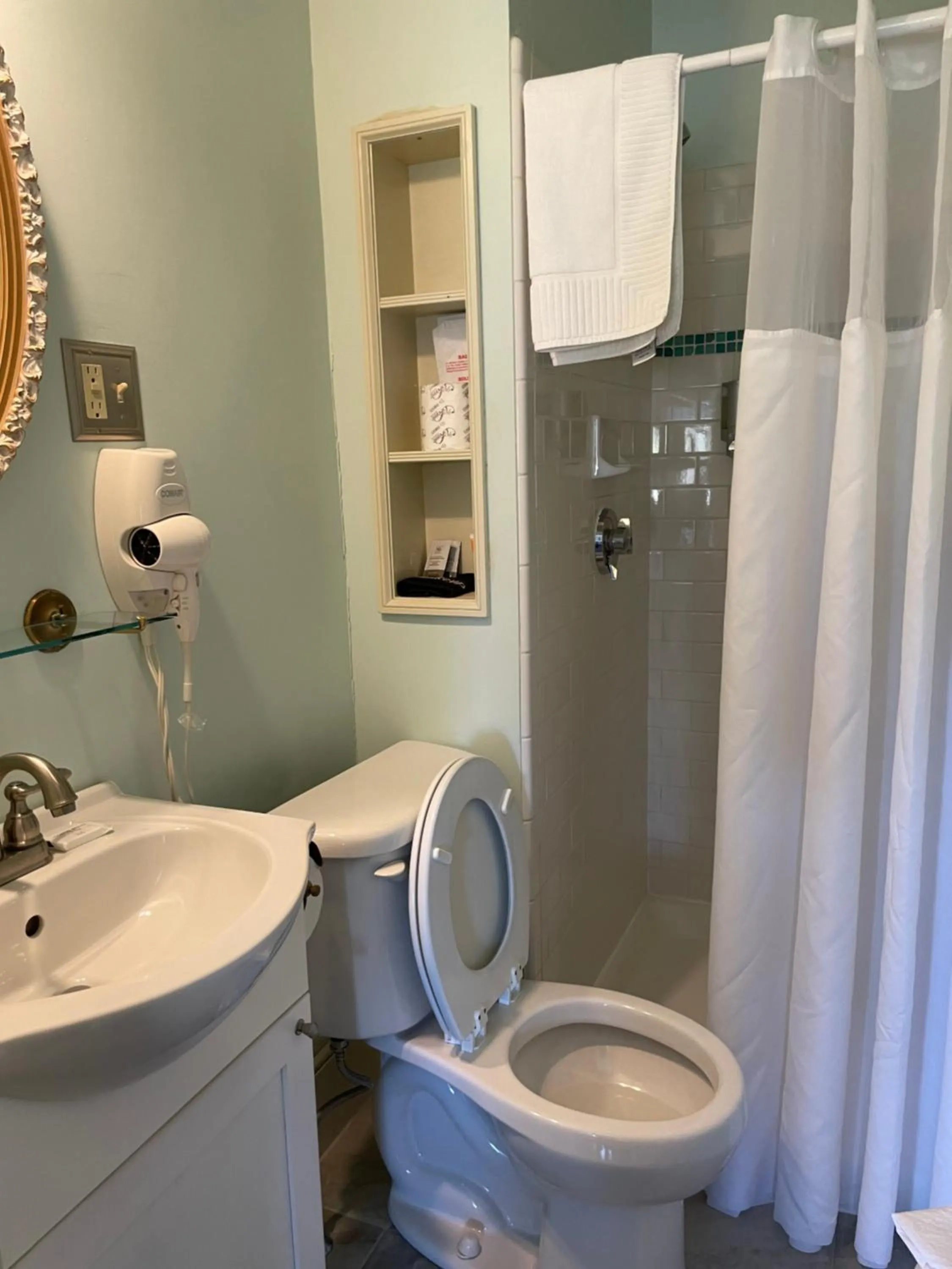 Moseley Cottage Inn and The Town Motel