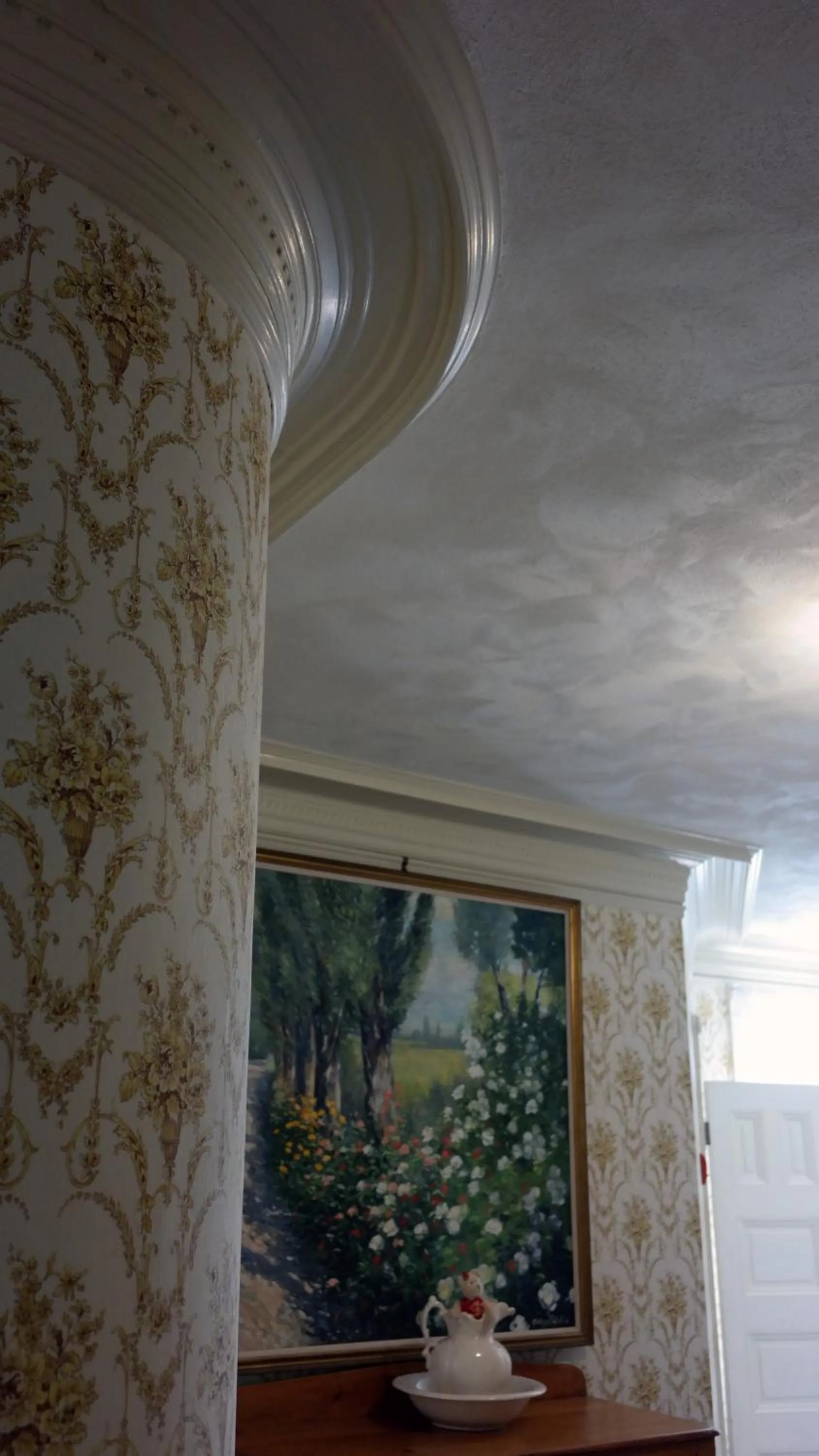 Decorative detail in Moseley Cottage Inn and The Town Motel