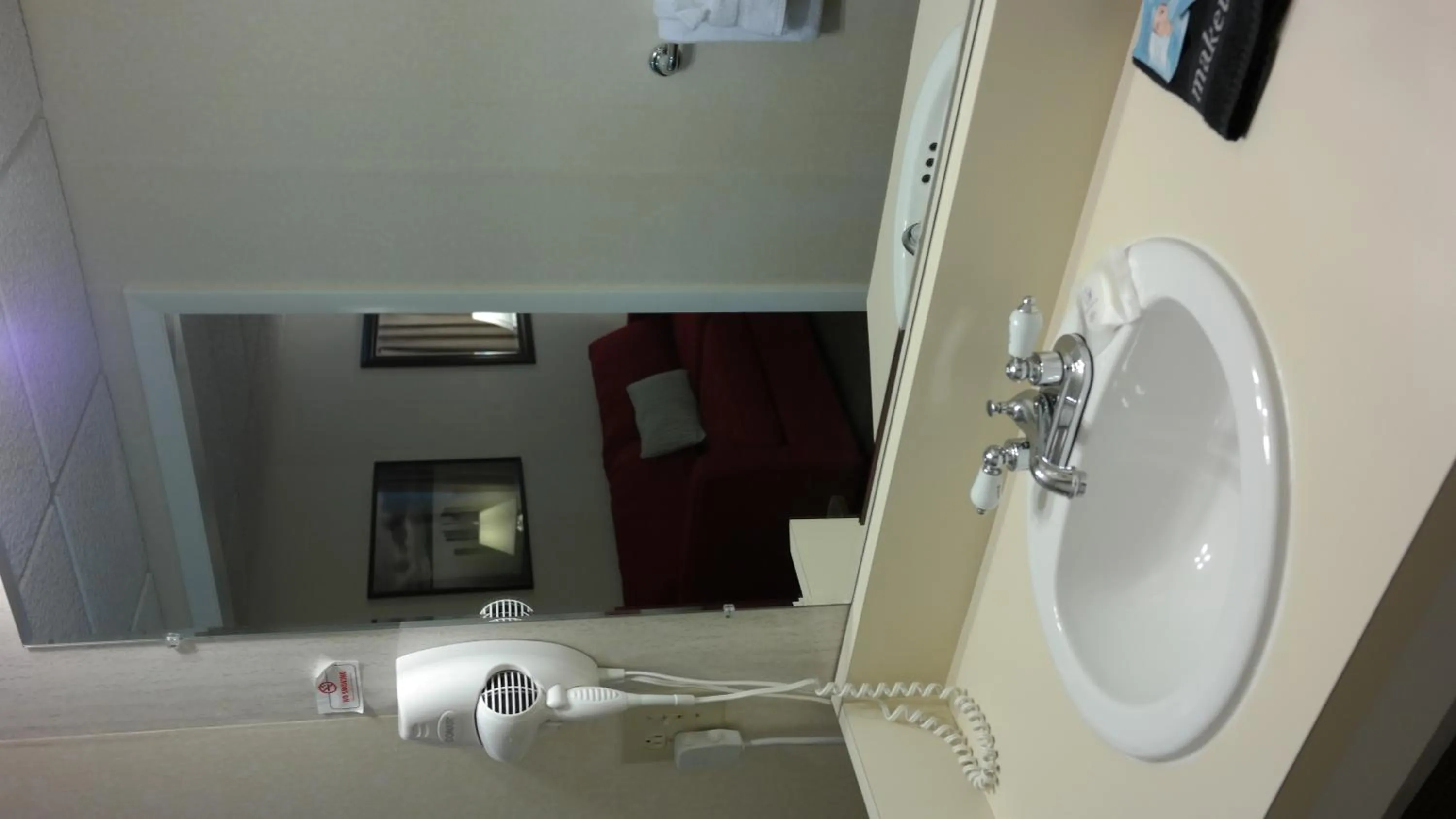 Bathroom in Moseley Cottage Inn and The Town Motel