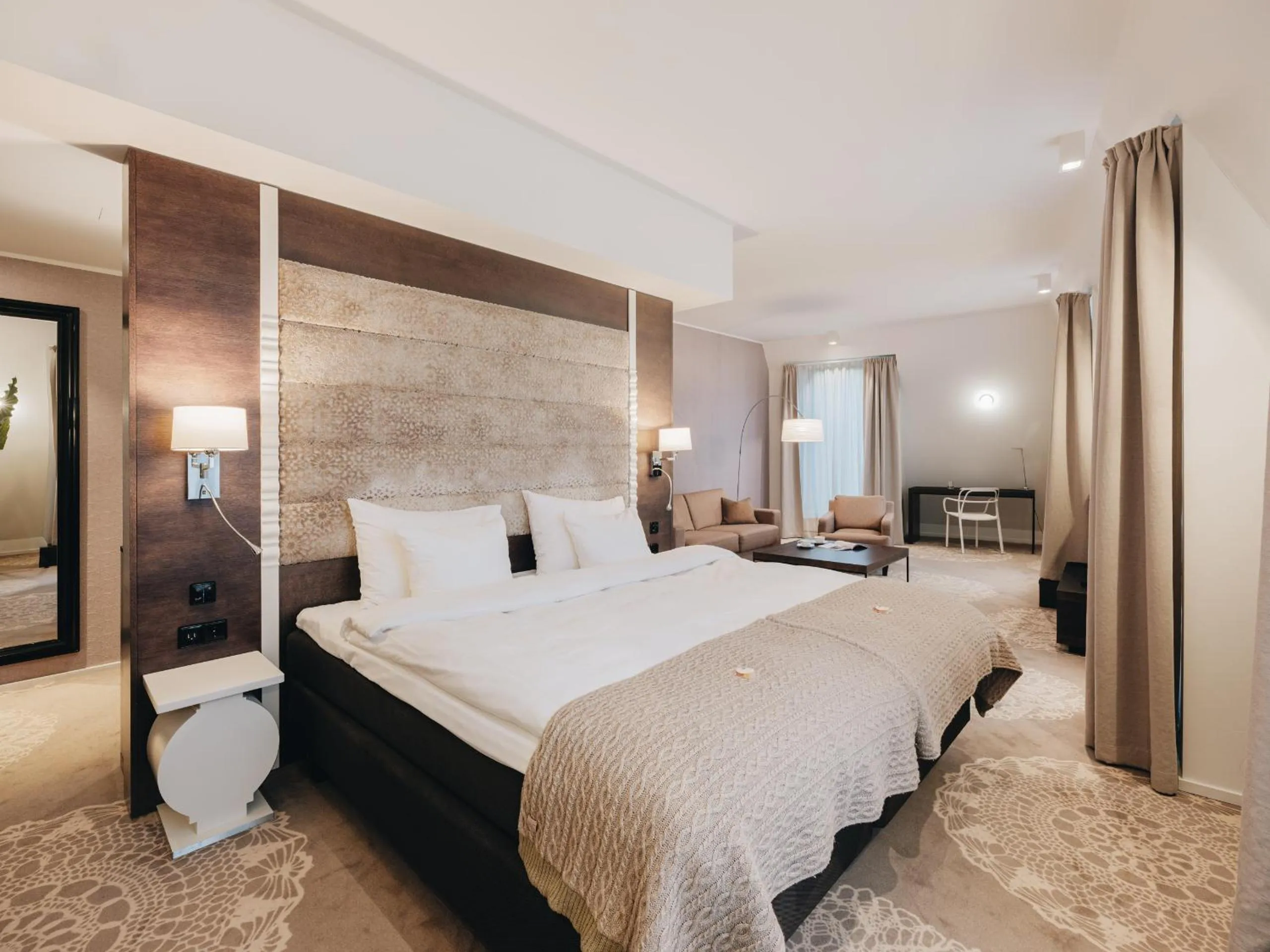 Bedroom, Bed in Lydia Hotel