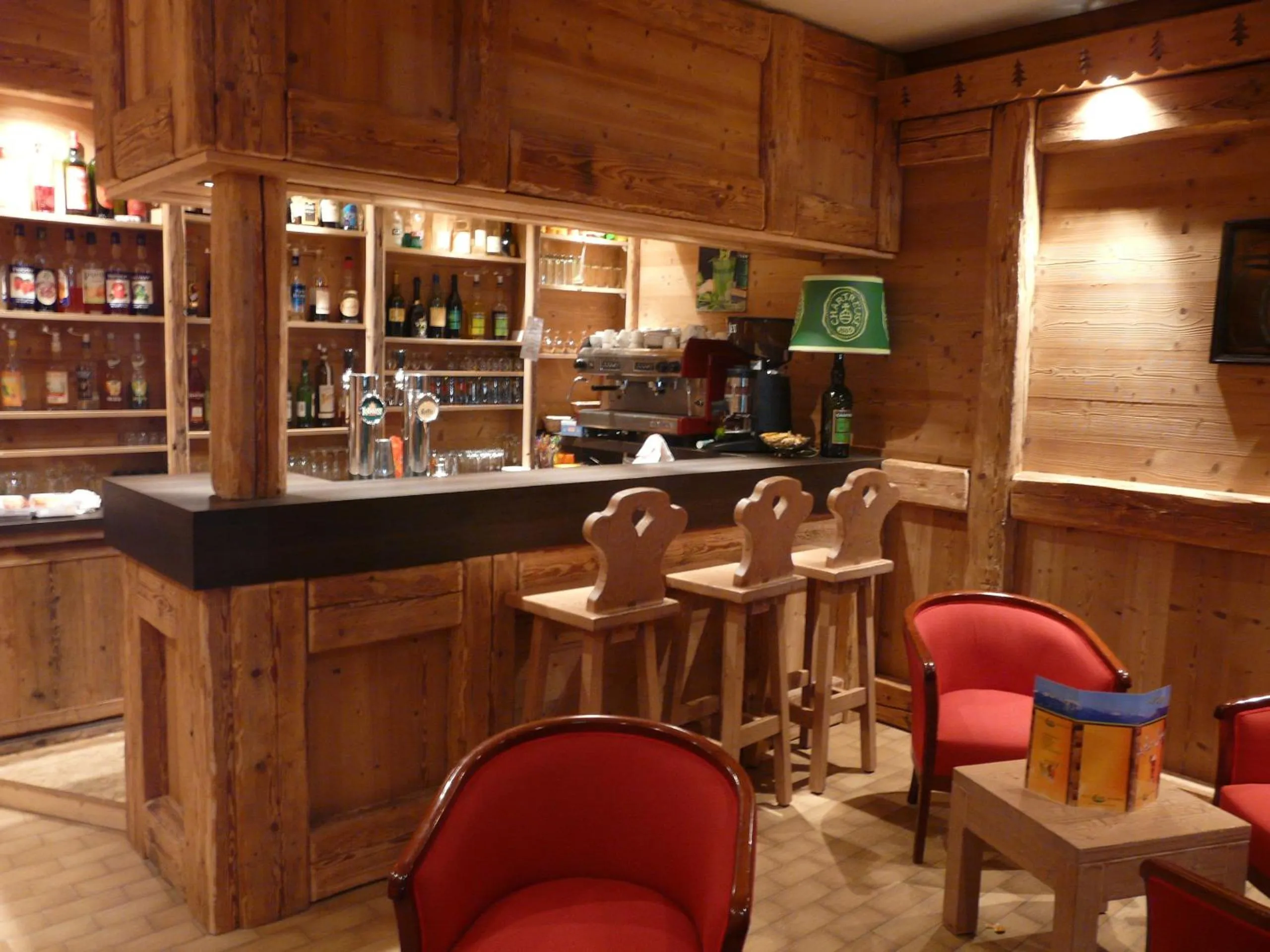 Lounge or bar in Logis Le Pont de Champ