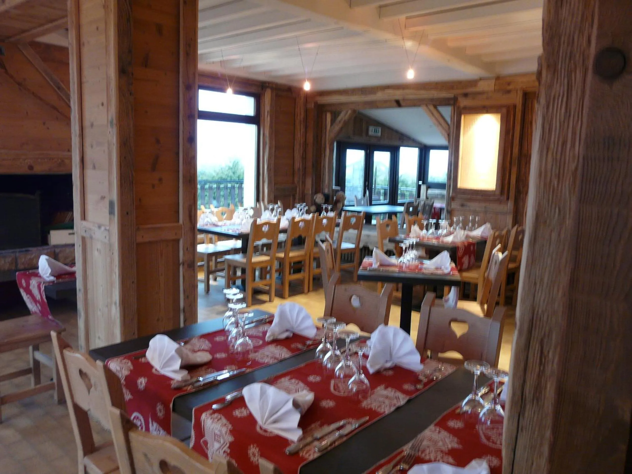 Restaurant/places to eat in Logis Le Pont de Champ