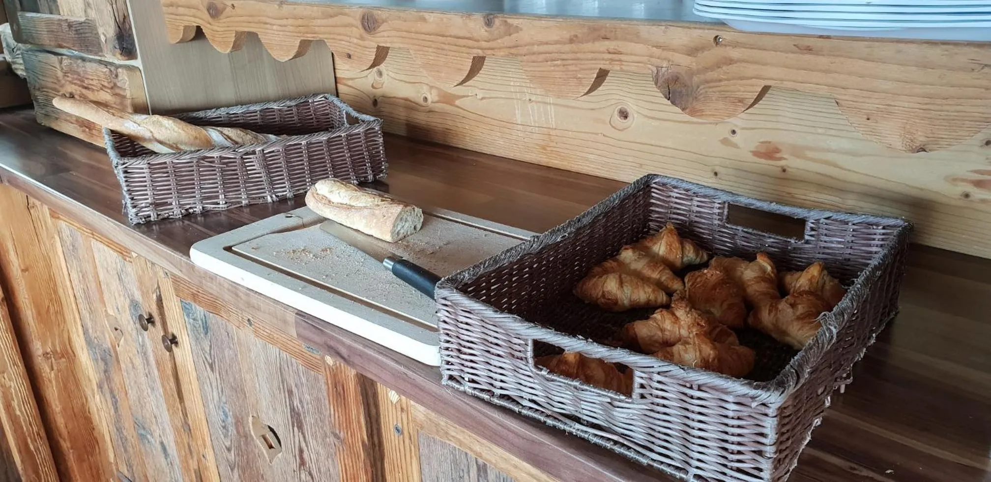 Buffet breakfast in Logis Le Pont de Champ