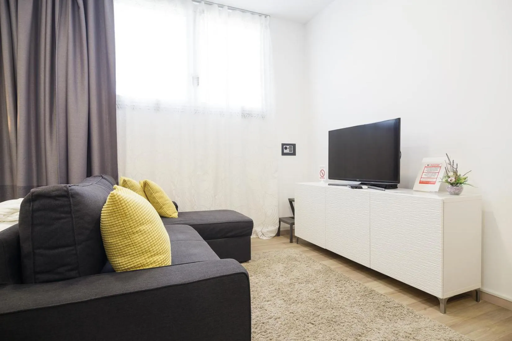 TV and multimedia in Aspalathos Centar Holiday - City center, a few minutes' walking distance to the UNESCO Palace, parking lot in front of the apartment