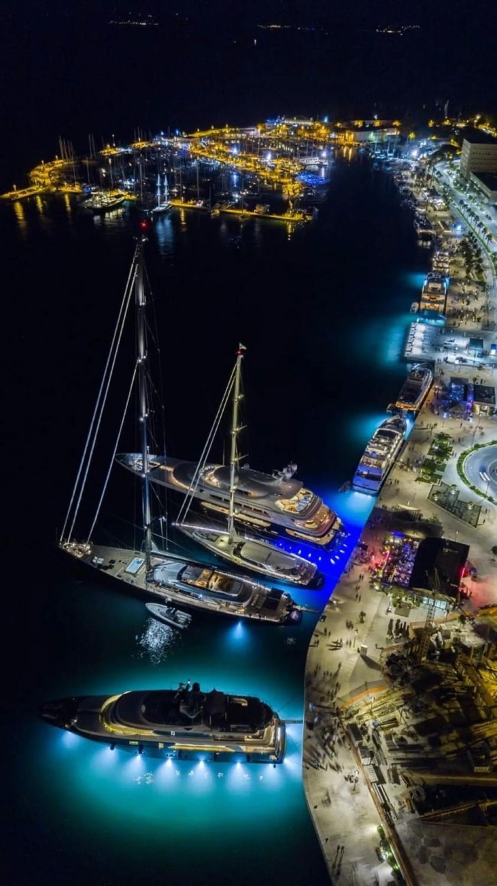 Off site in Aspalathos Centar Holiday - City center, a few minutes' walking distance to the UNESCO Palace, parking lot in front of the apartment