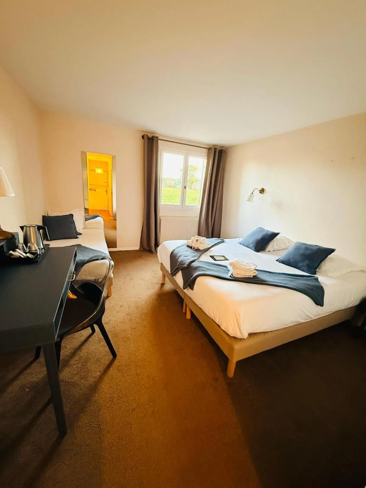 Bed in Hôtel Le Clos des Arts