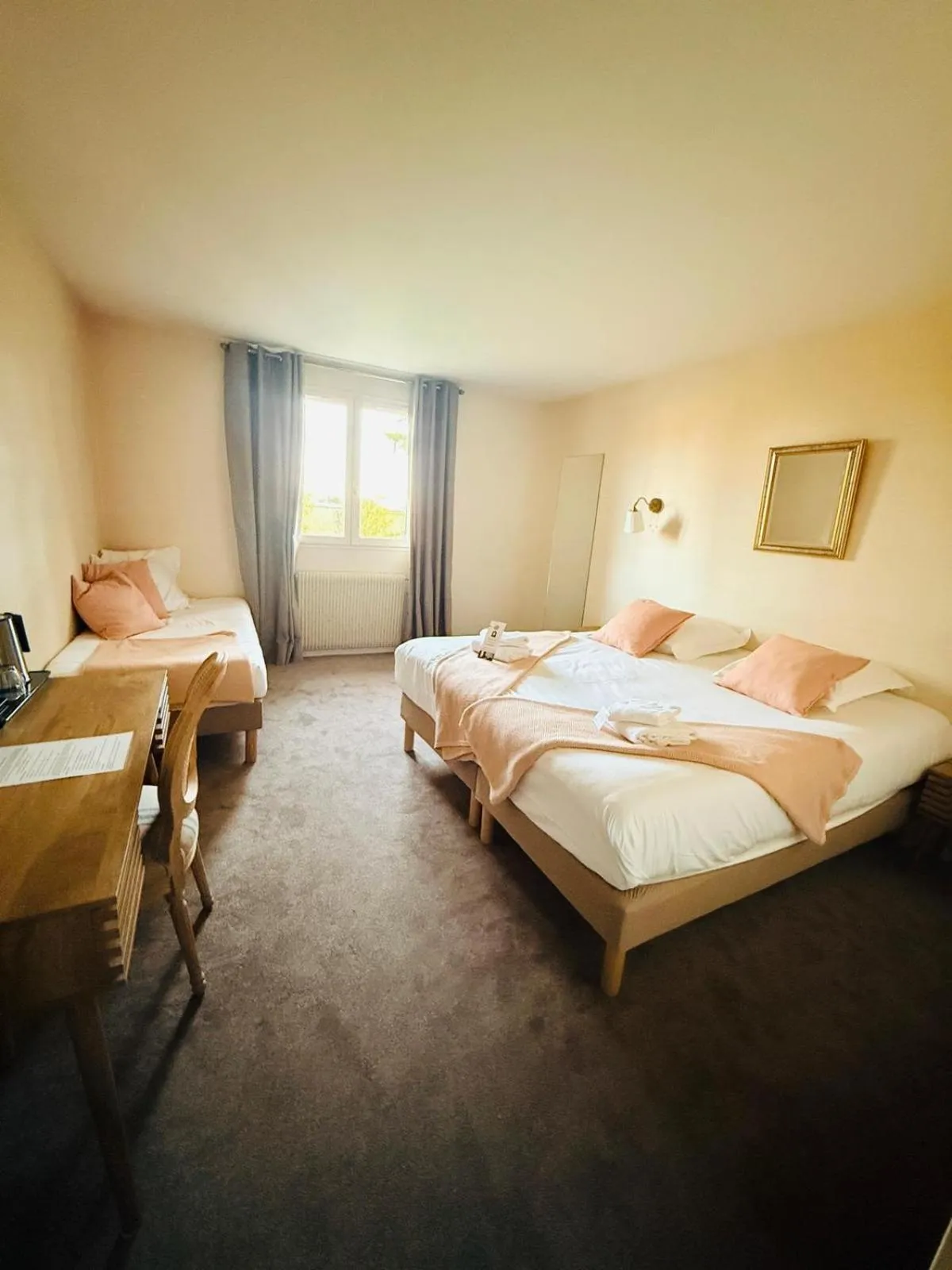 Bed in Hôtel Le Clos des Arts