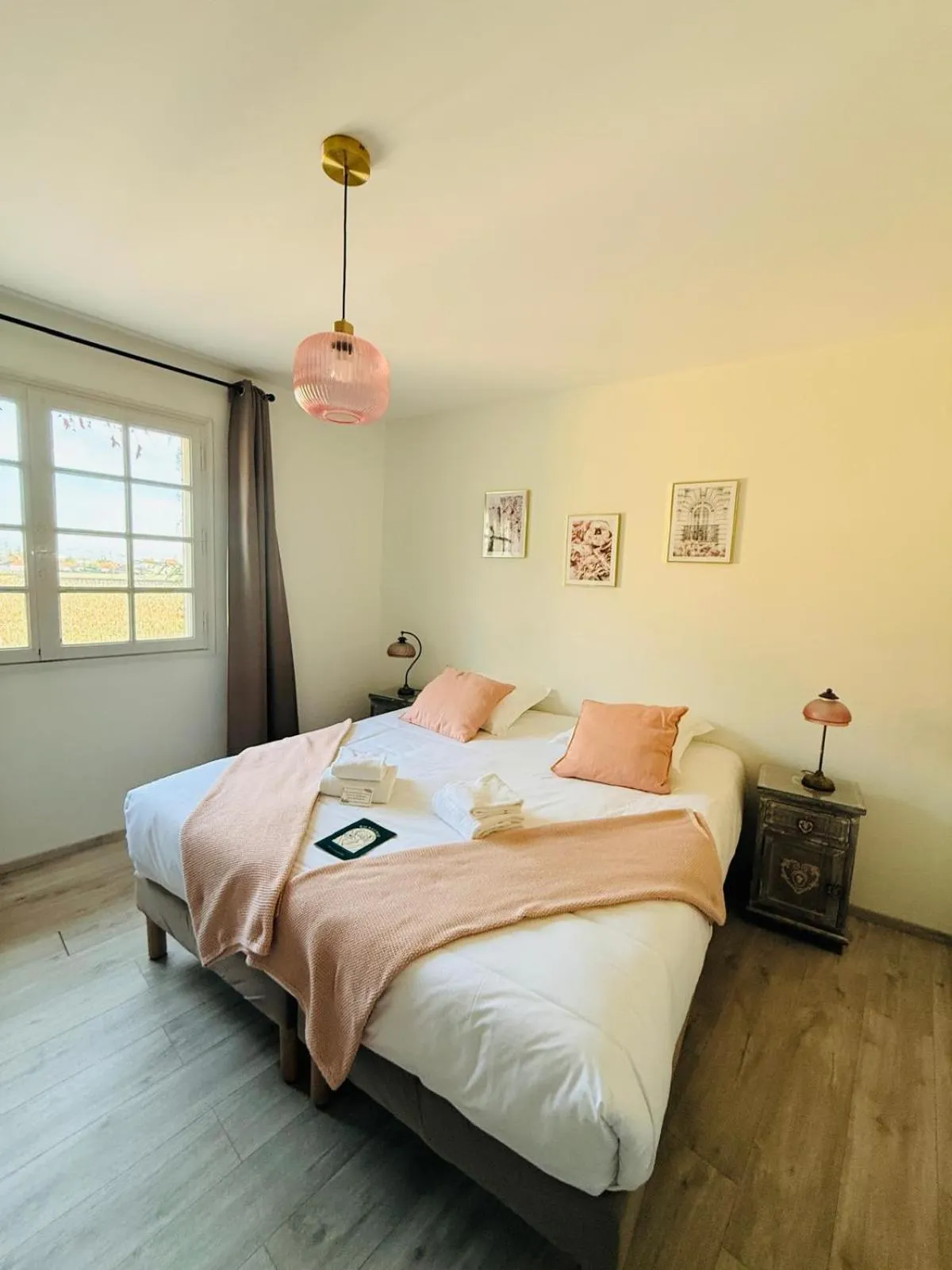 Bed in Hôtel Le Clos des Arts