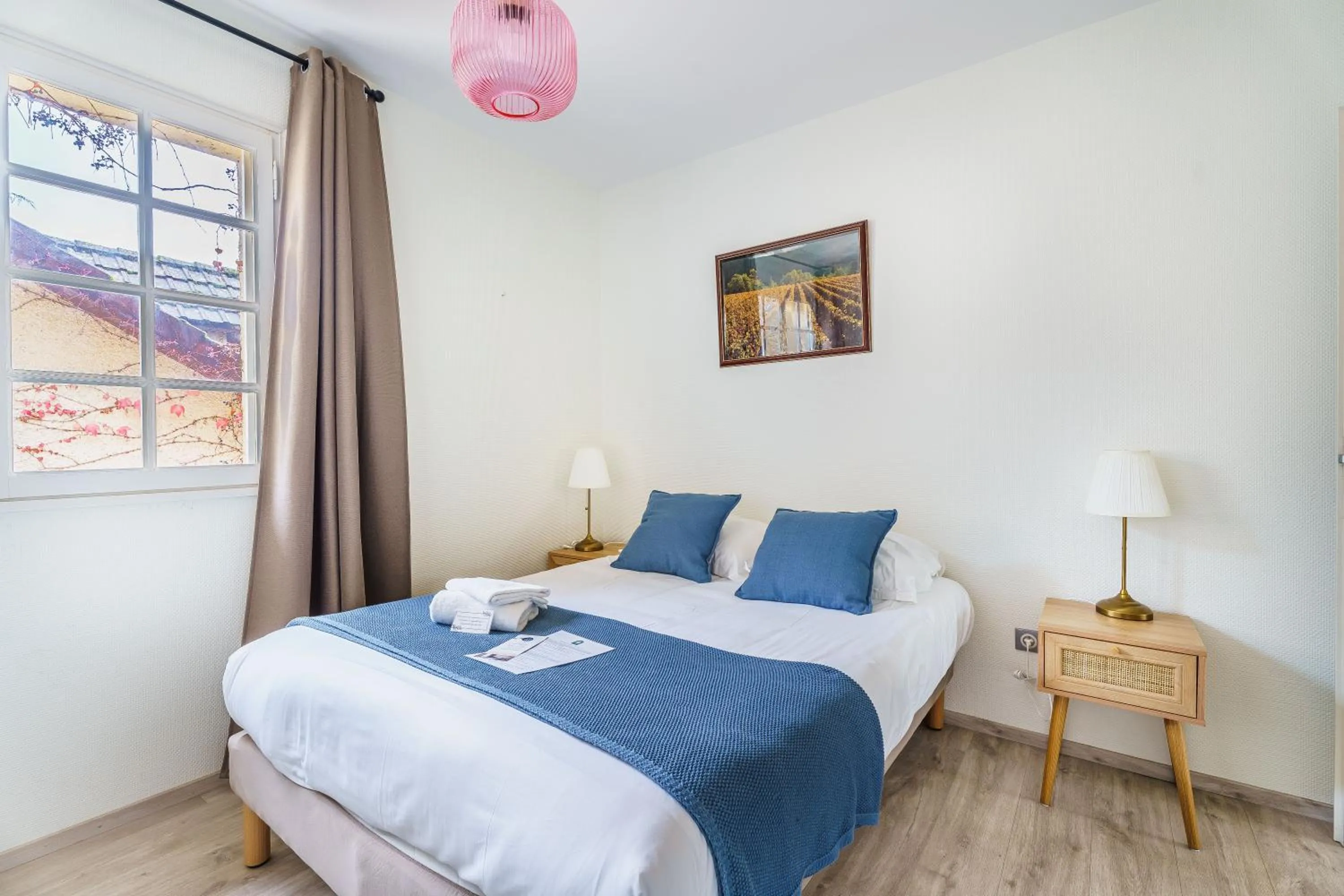 Bed in Hôtel Le Clos des Arts