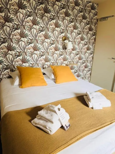 Bed in Hôtel Le Clos des Arts