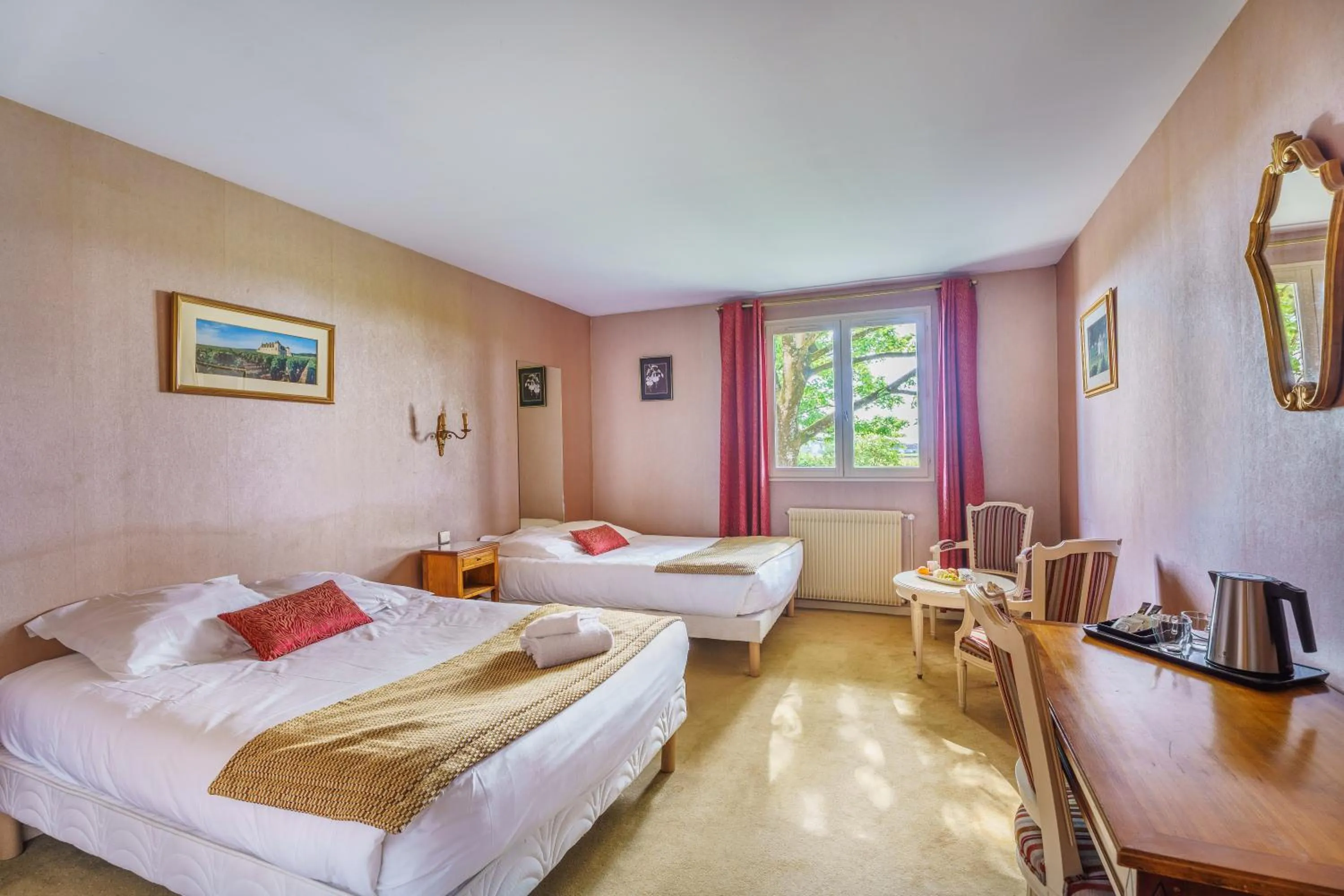 Bed in Hôtel Le Clos des Arts