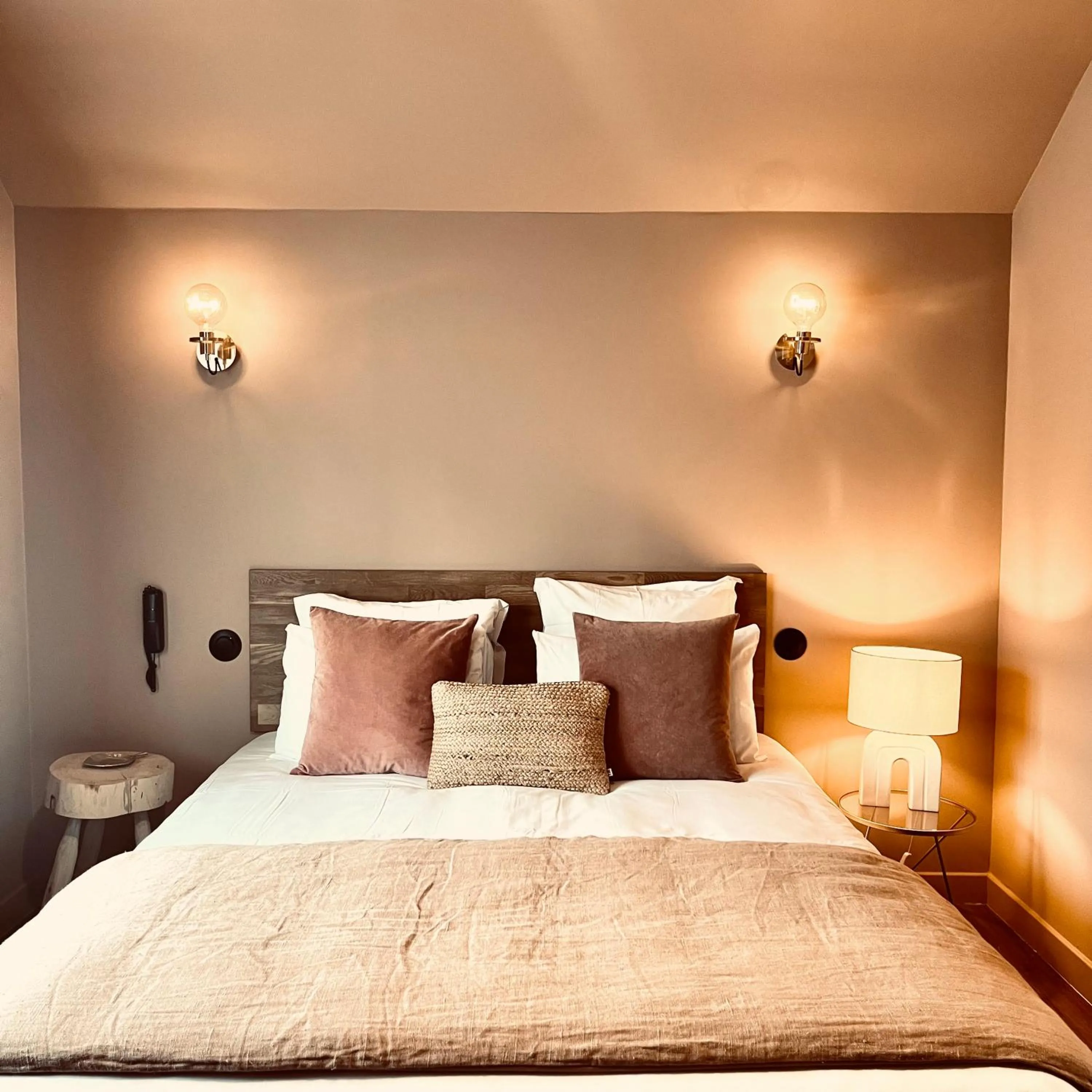 Bedroom, Bed in Hôtel Rive Sud