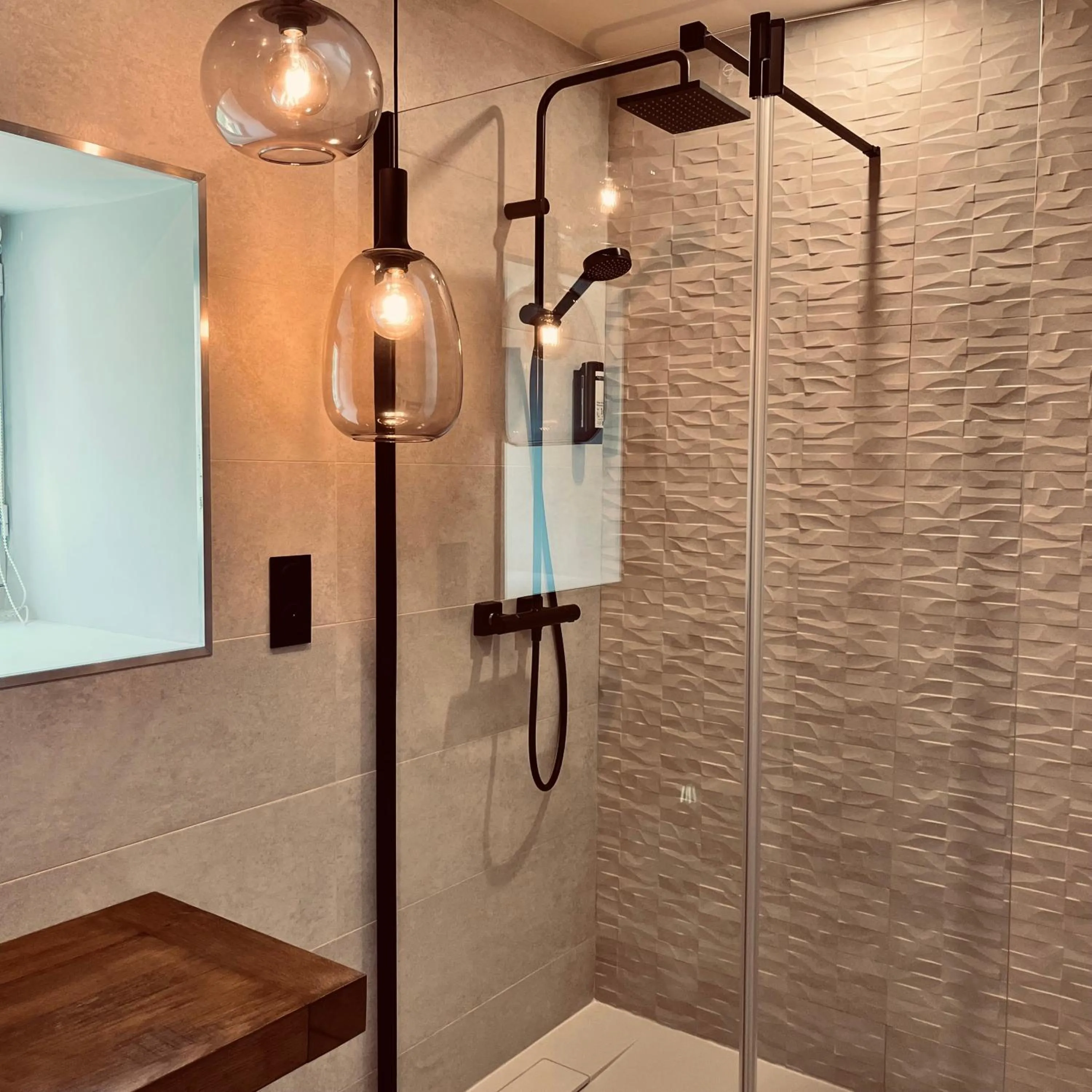 Shower in Hôtel Rive Sud